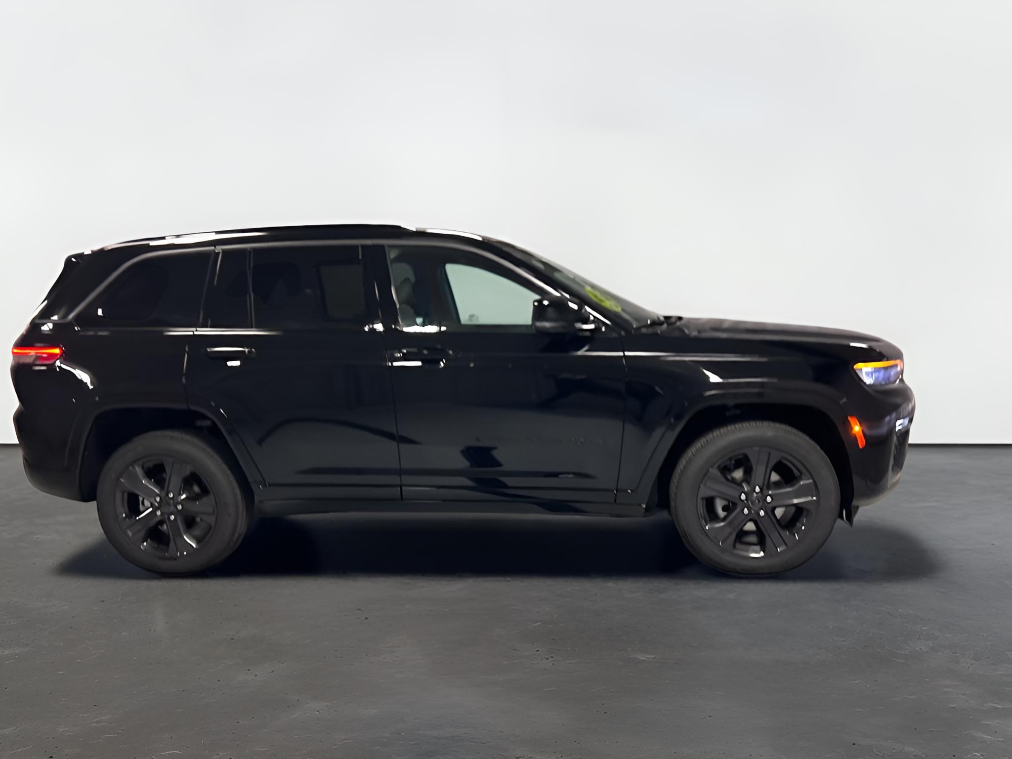 2027 Jeep Grand Cherokee GRAND CHEROKEE LIMITED RESERVE 4X4