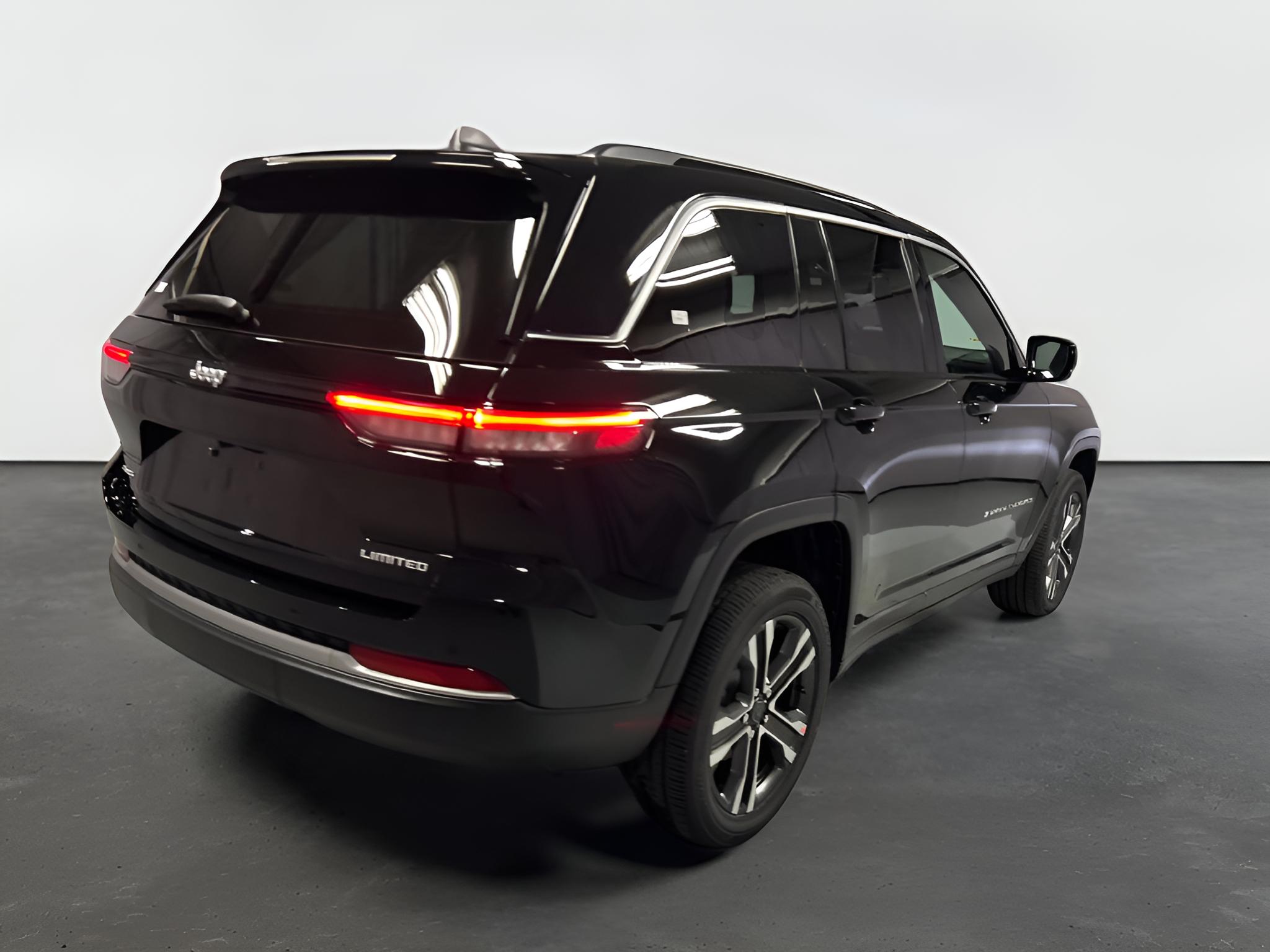 2027 Jeep Grand Cherokee GRAND CHEROKEE LIMITED 4X4