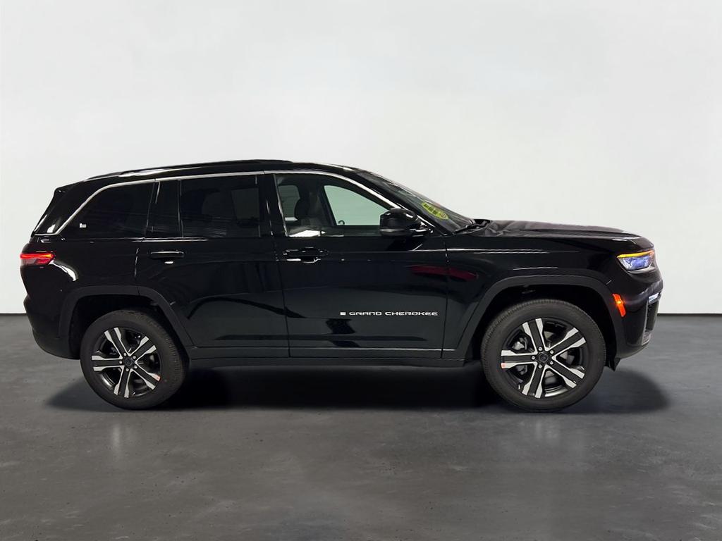 2027 Jeep Grand Cherokee GRAND CHEROKEE LIMITED 4X4