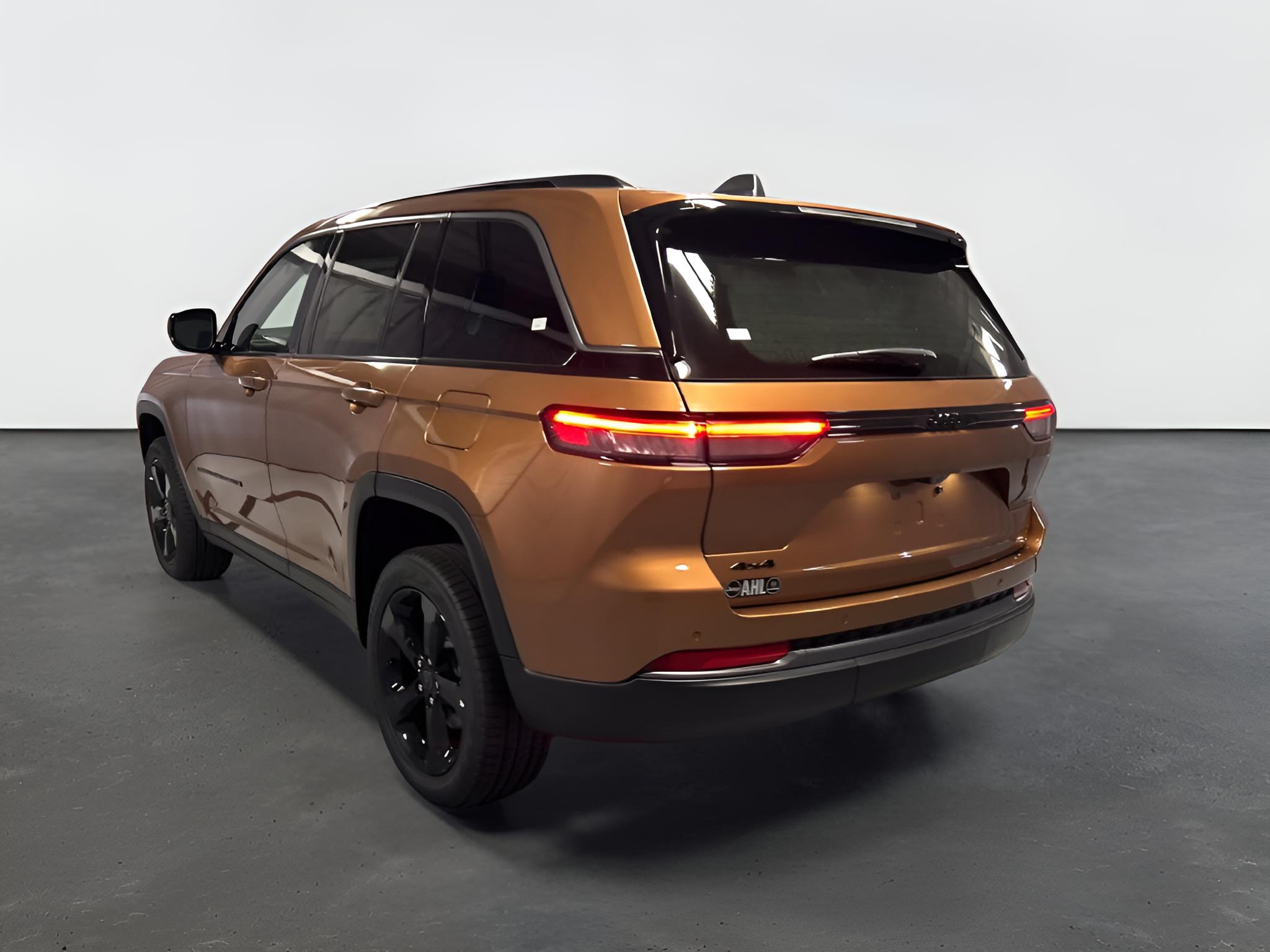 2027 Jeep Grand Cherokee GRAND CHEROKEE LIMITED 4X4