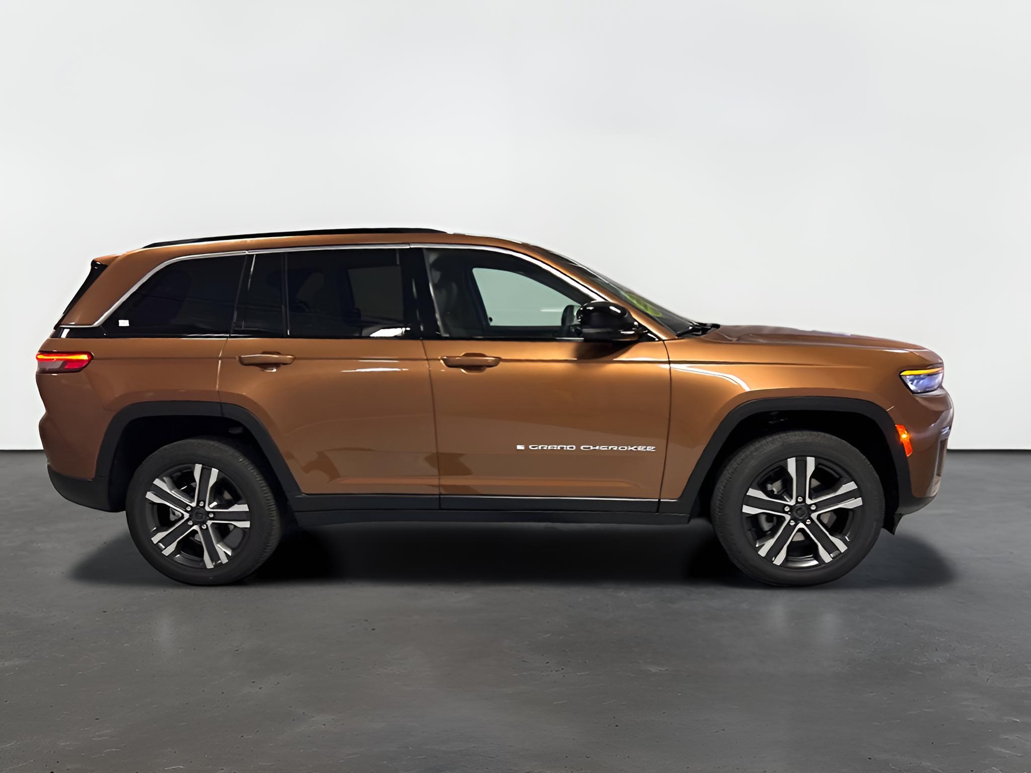 2027 Jeep Grand Cherokee GRAND CHEROKEE LIMITED 4X4