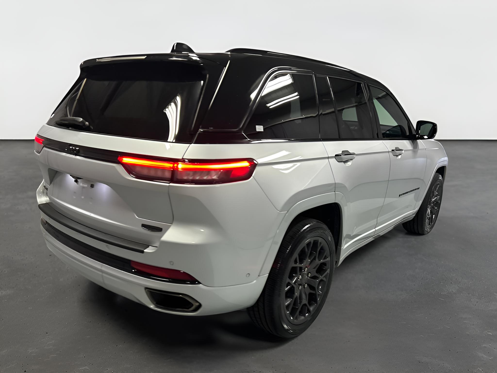2025 Jeep Grand Cherokee Summit 4x4