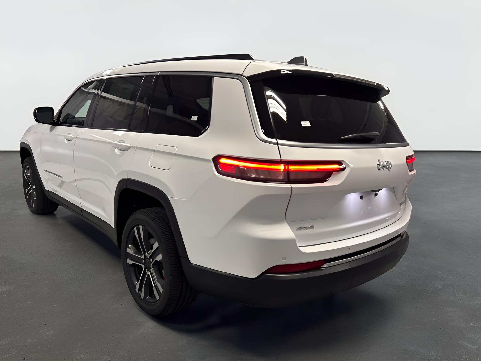 2027 Jeep Grand Cherokee GRAND CHEROKEE L LIMITED 4X4