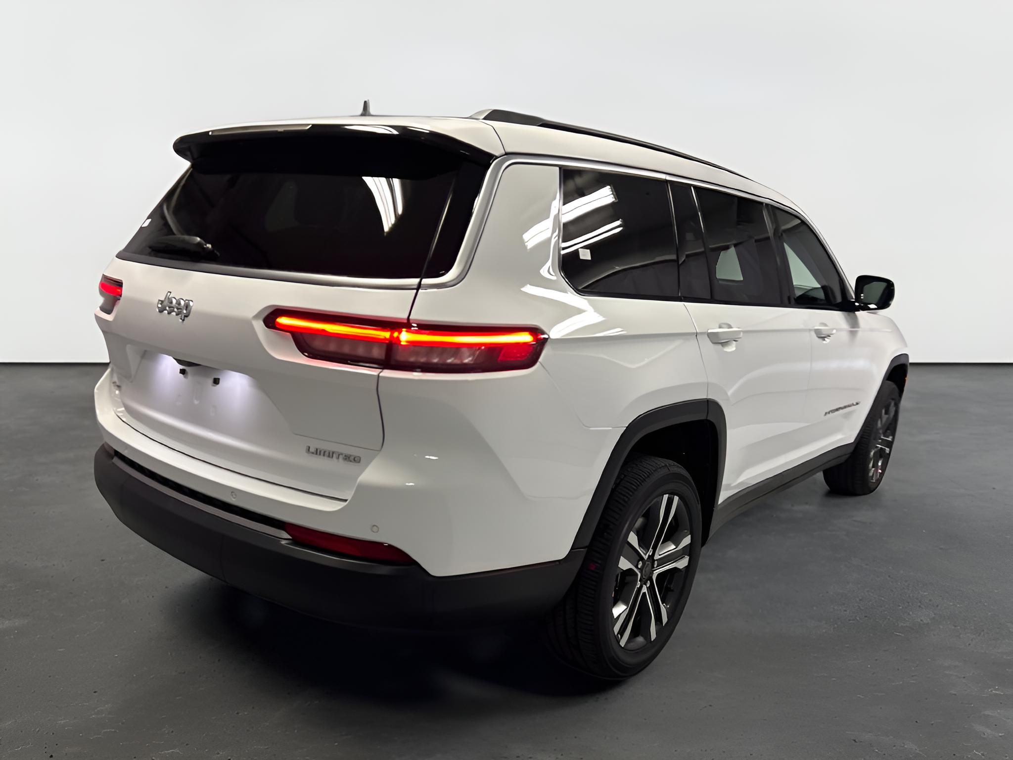 2027 Jeep Grand Cherokee GRAND CHEROKEE L LIMITED 4X4