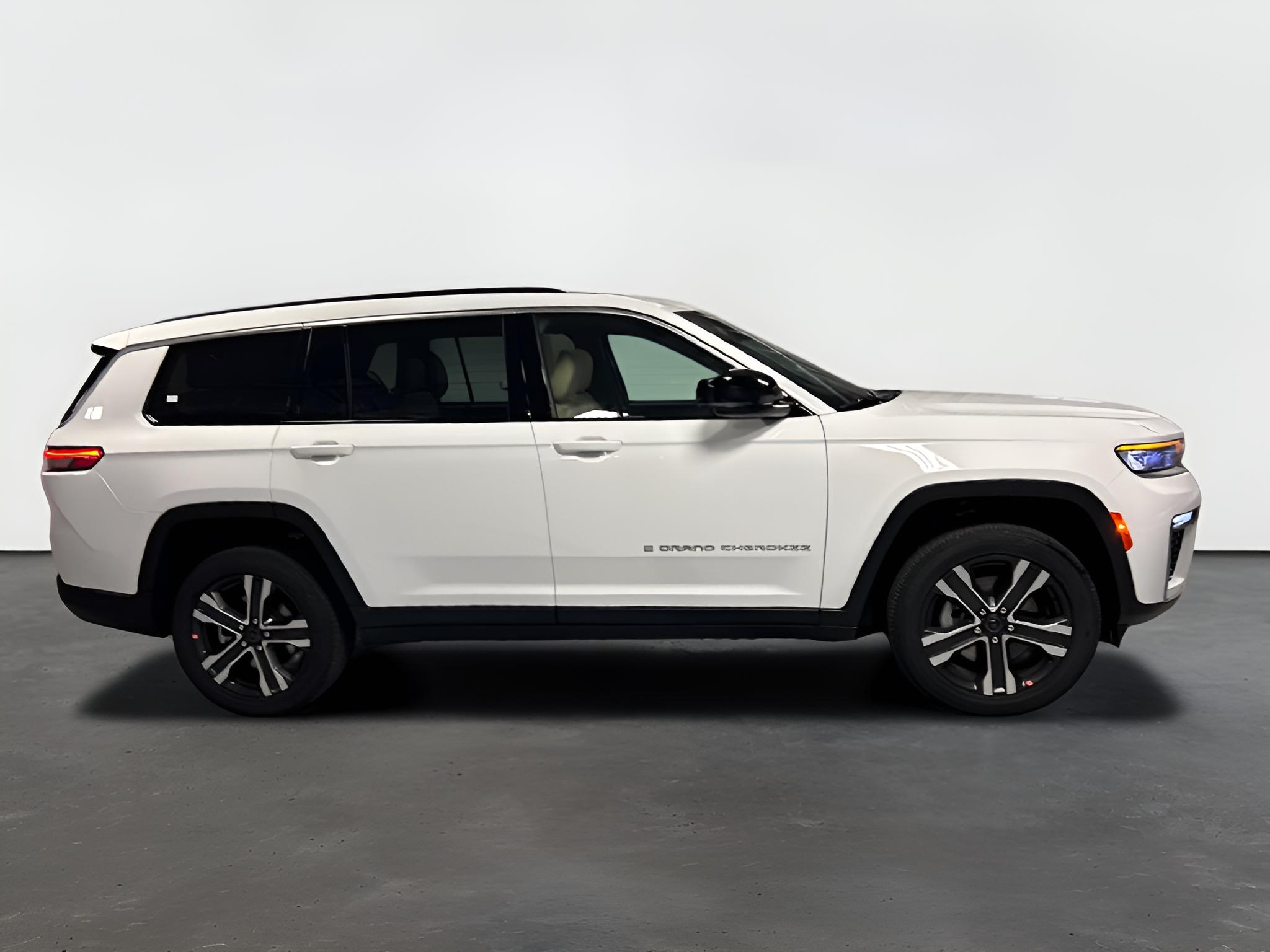 2027 Jeep Grand Cherokee GRAND CHEROKEE L LIMITED 4X4