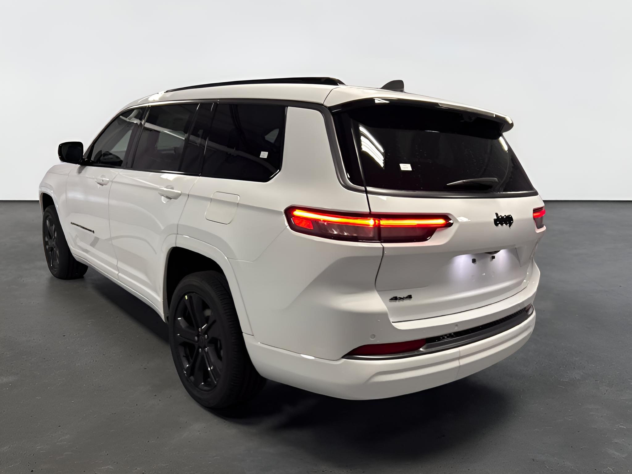 2027 Jeep Grand Cherokee GRAND CHEROKEE L LIMITED RESERVE 4X4