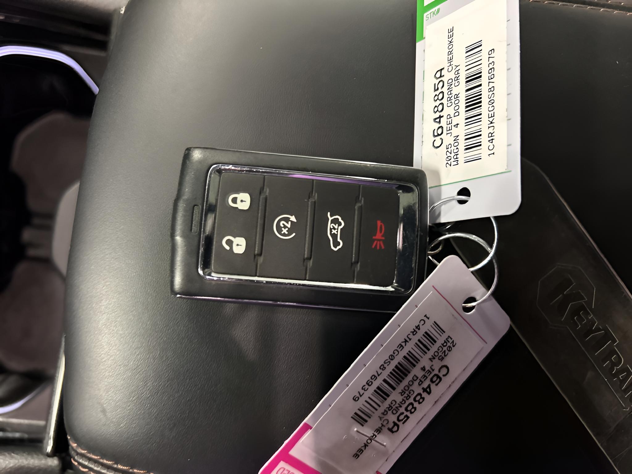 2025 Jeep Grand Cherokee L Summit 4x4