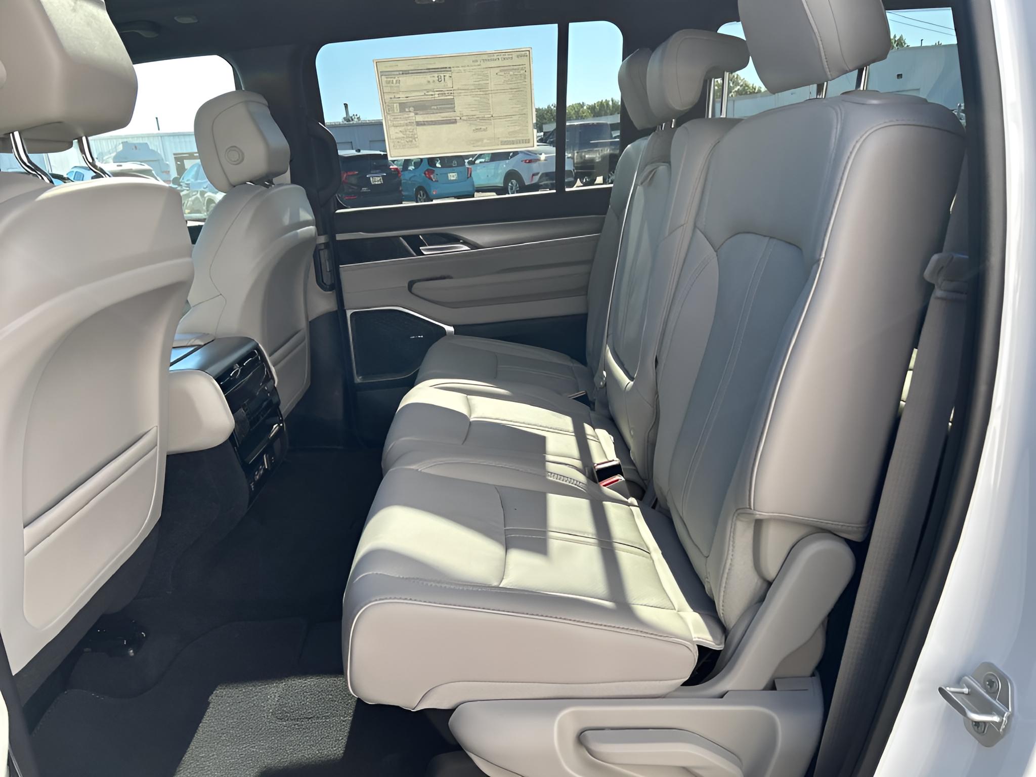 2027 Jeep Grand Wagoneer GRAND WAGONEER LONG WHEELBASE 4X4