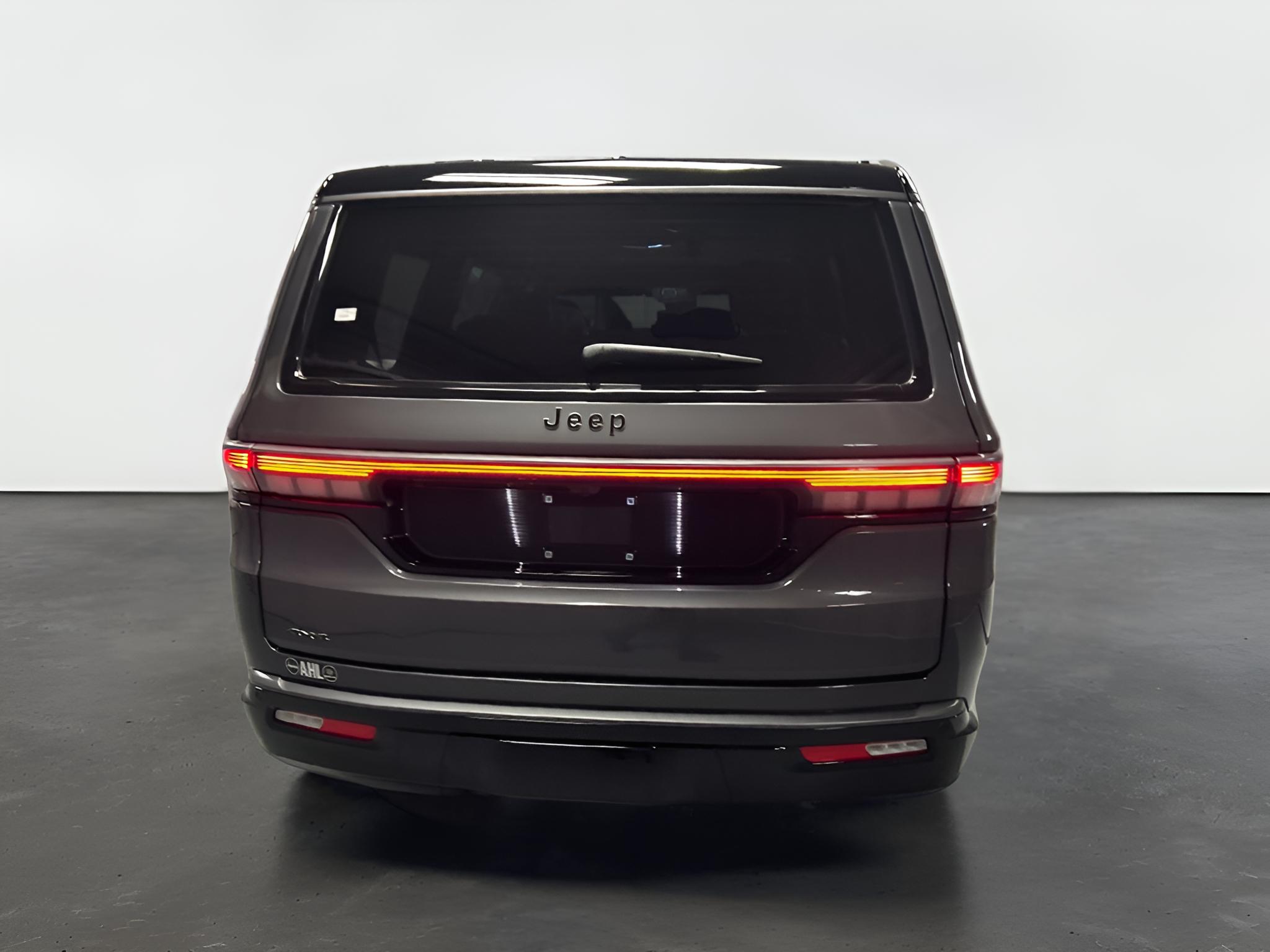 2027 Jeep Grand Wagoneer GRAND WAGONEER UPLAND 4X4