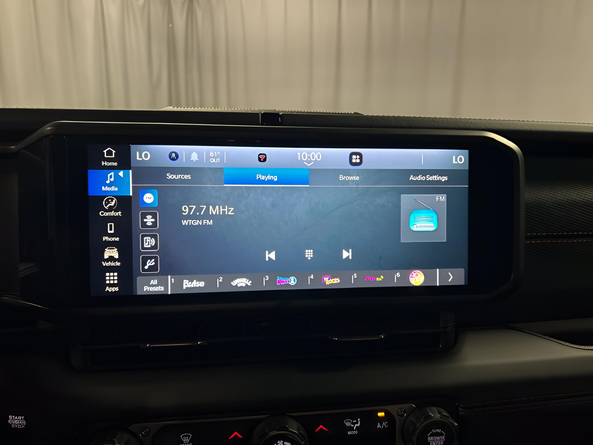 2026 Jeep Gladiator Mojave 4x4