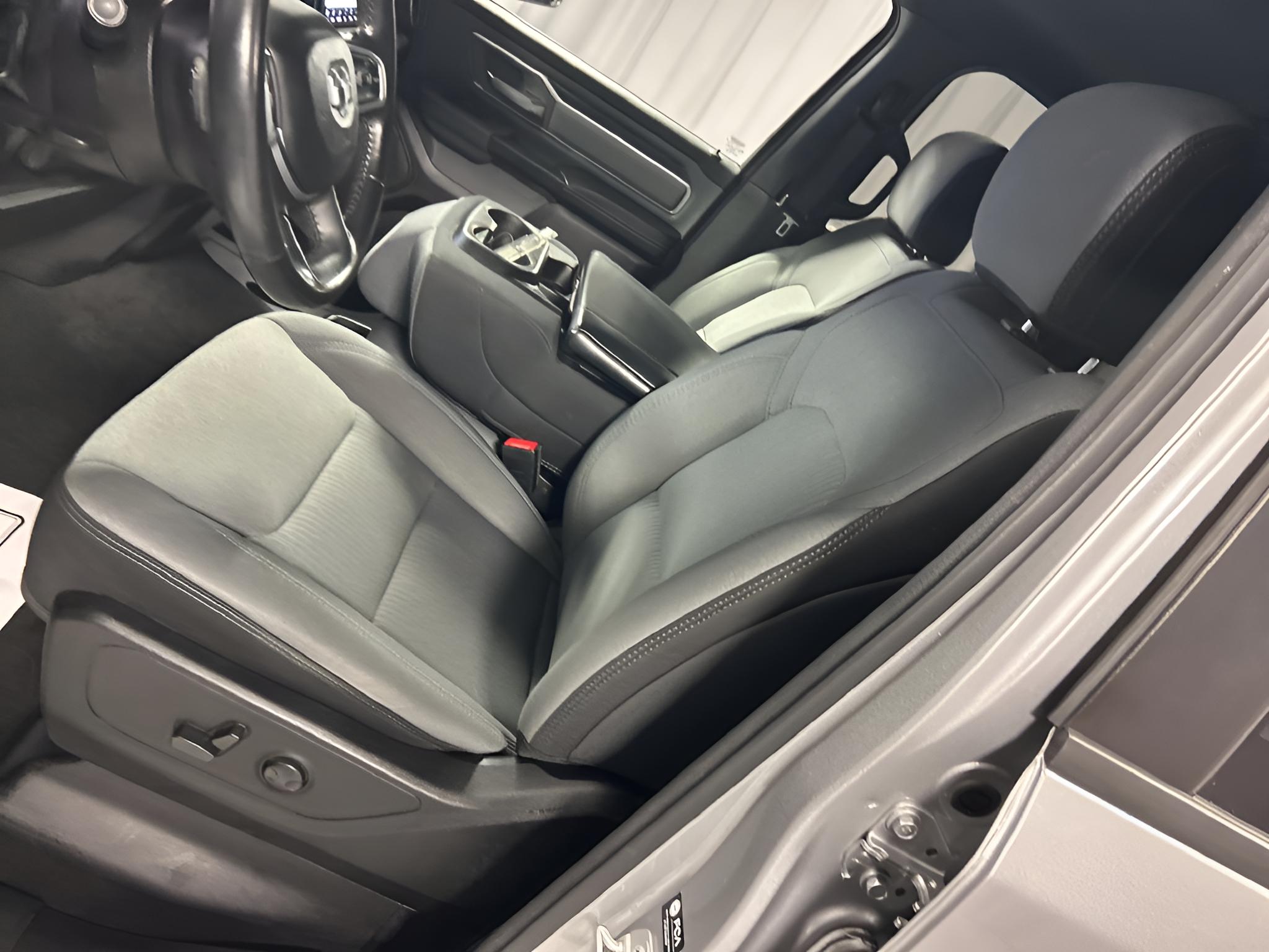 2022 RAM 1500 Big Horn Quad Cab 4x4 6'4' Box