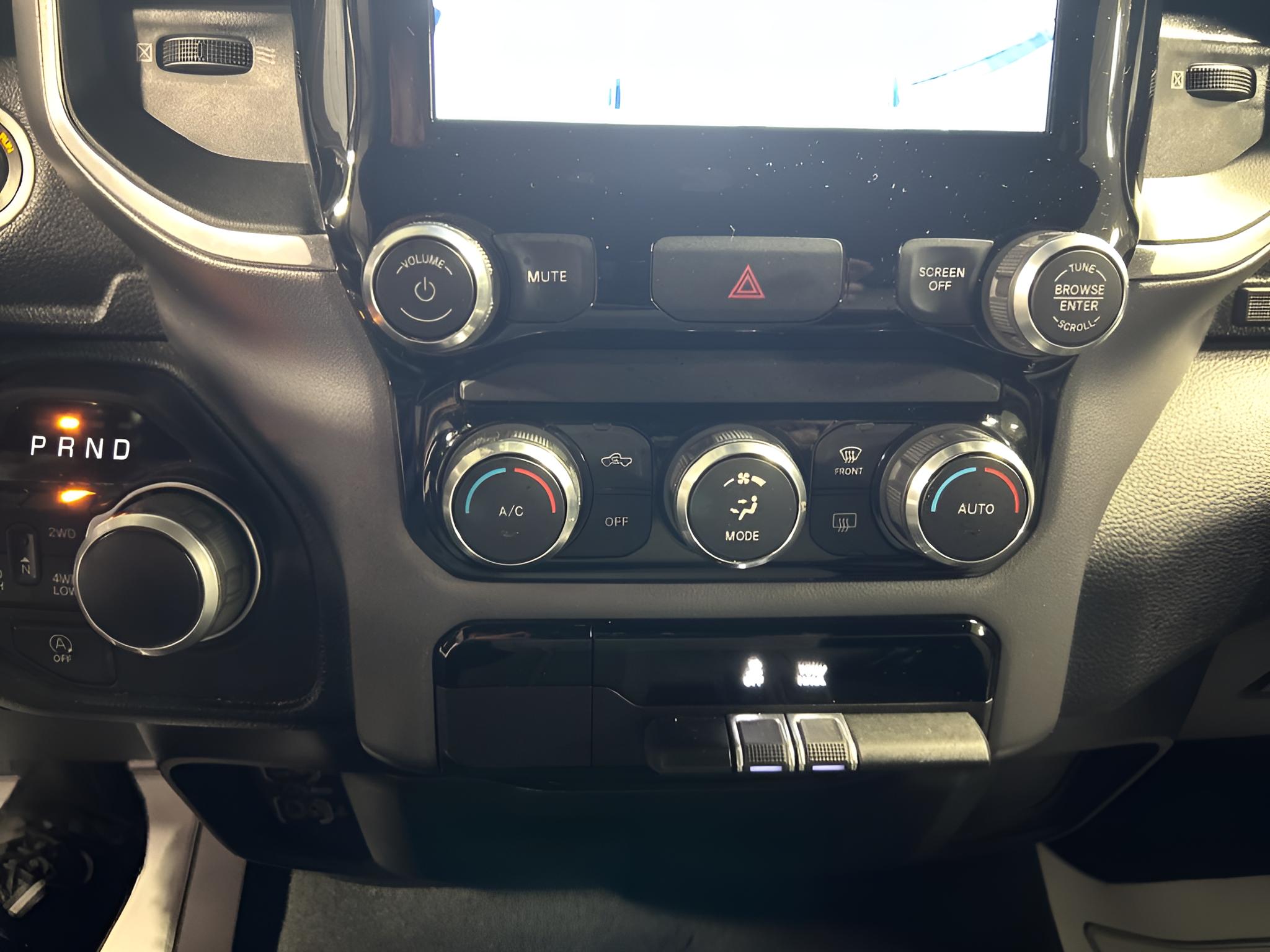 2022 RAM 1500 Big Horn Quad Cab 4x4 6'4' Box