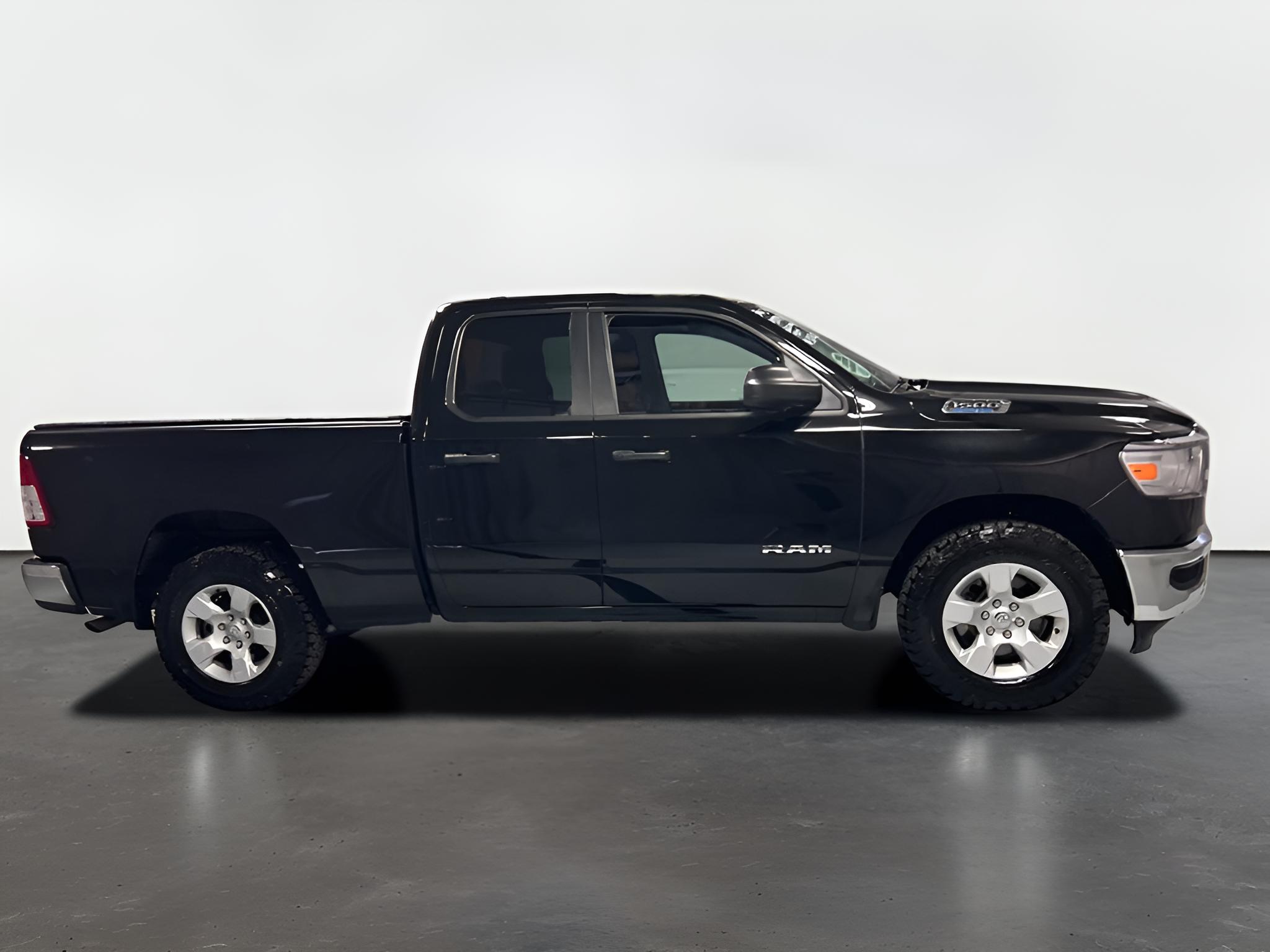 2023 RAM 1500 Big Horn Quad Cab 4x4 6'4' Box