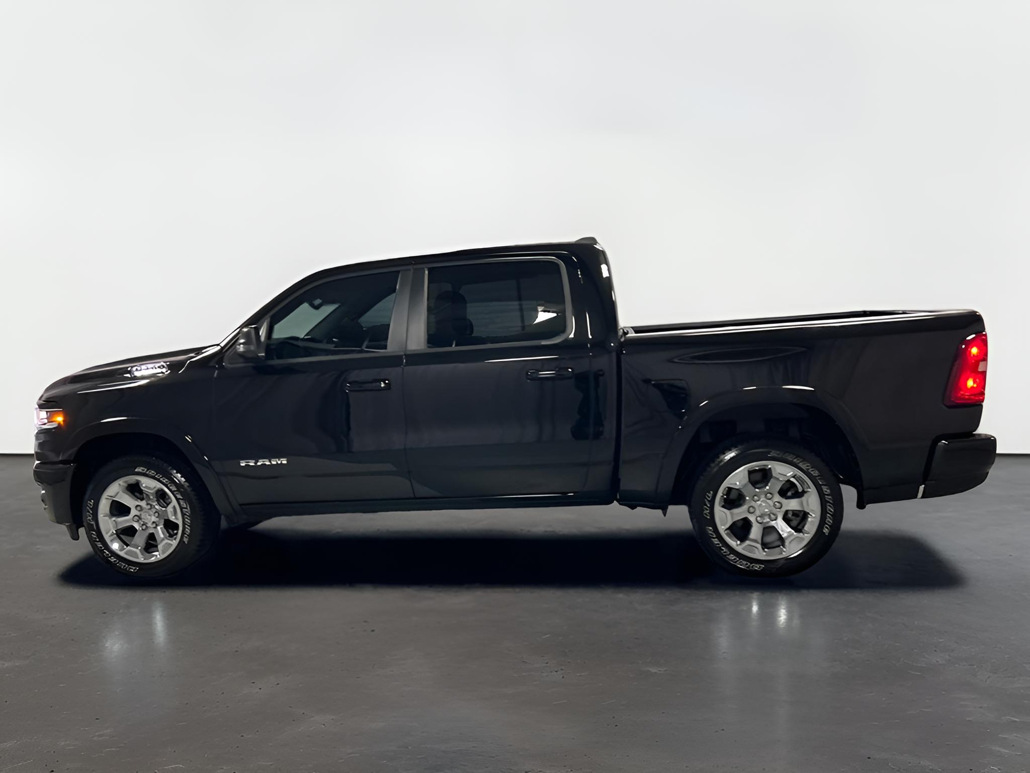 2025 RAM 1500 Big Horn Crew Cab 4x4 5'7' Box