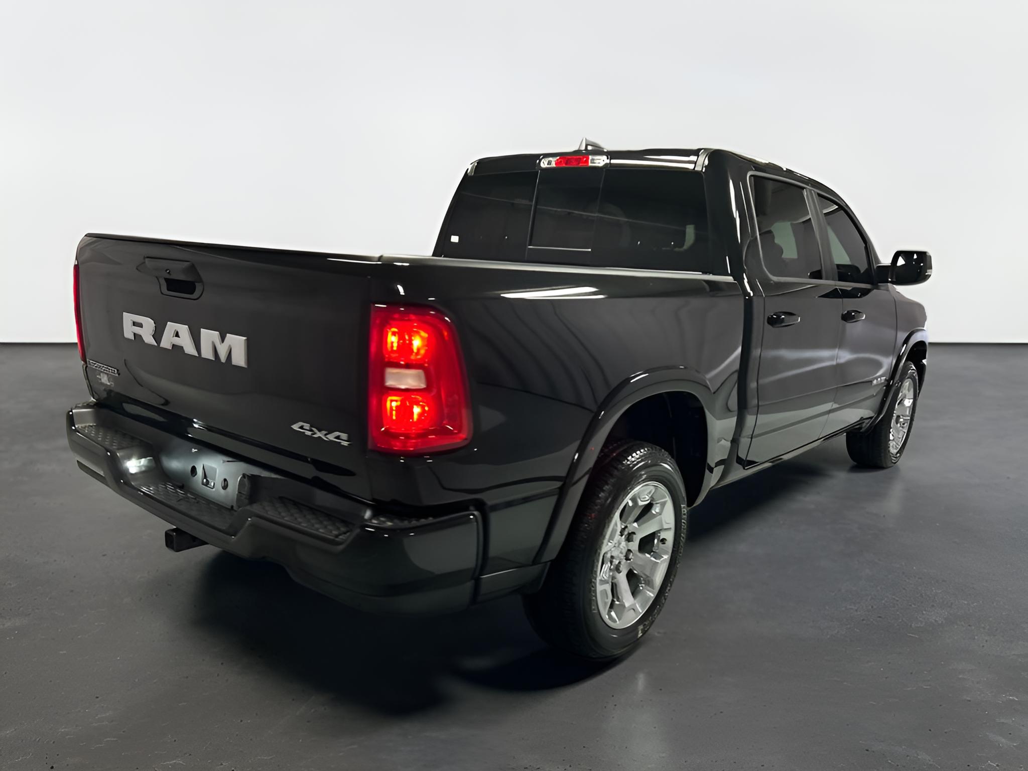 2025 RAM 1500 Big Horn Crew Cab 4x4 5'7' Box