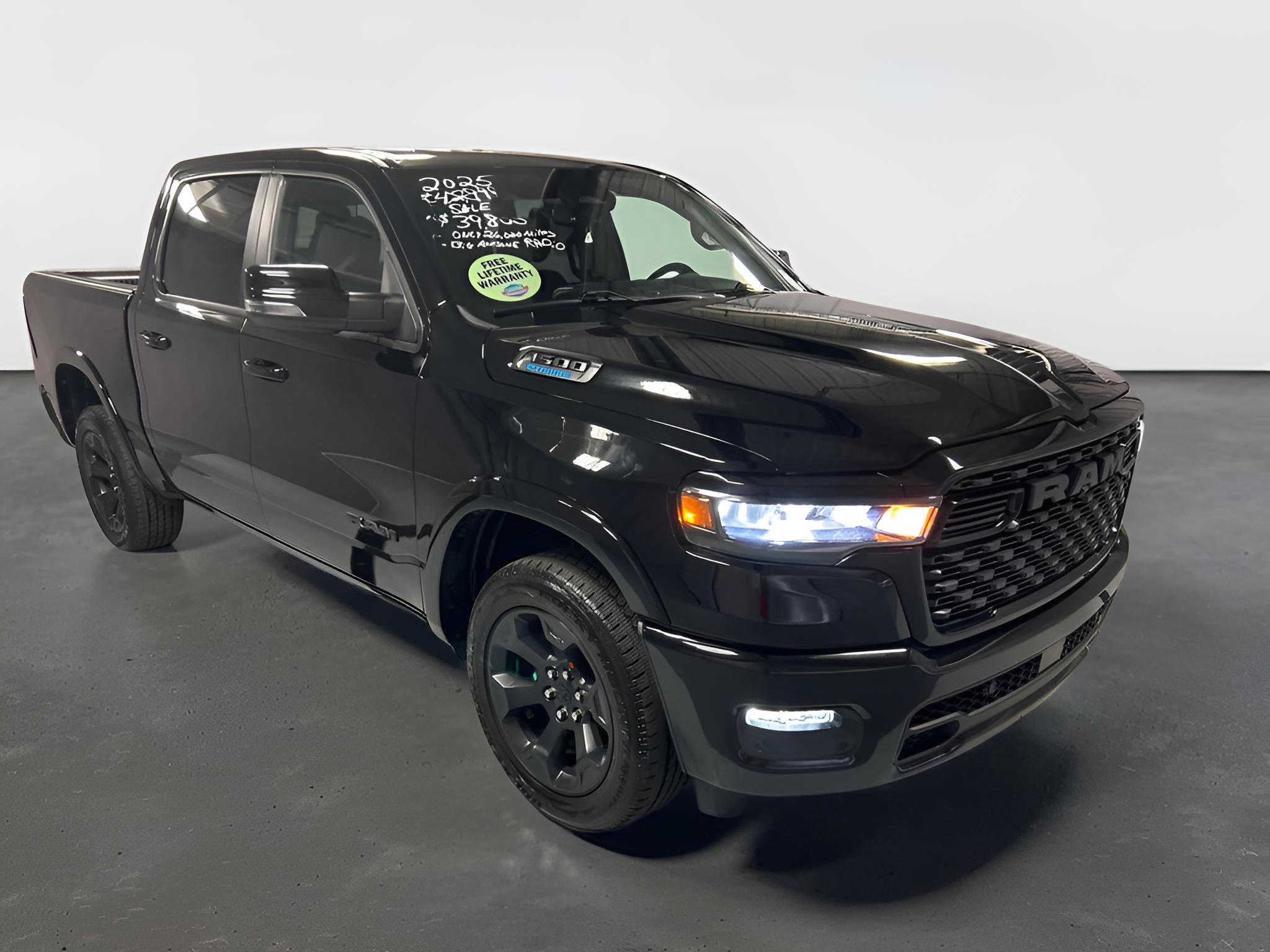 2025 RAM 1500 Big Horn Crew Cab 4x4 5'7' Box