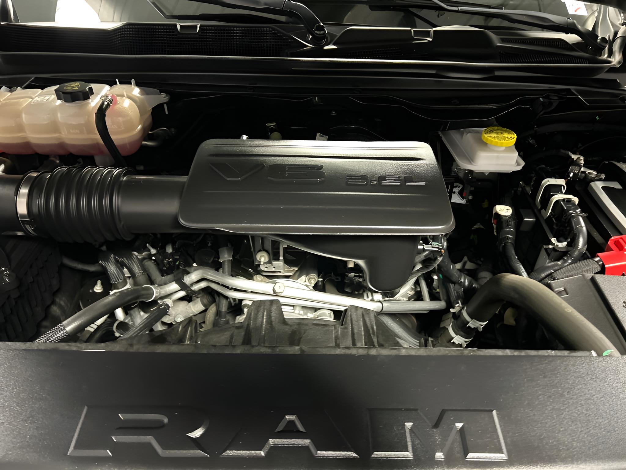 2025 RAM 1500 Big Horn Crew Cab 4x4 5'7' Box