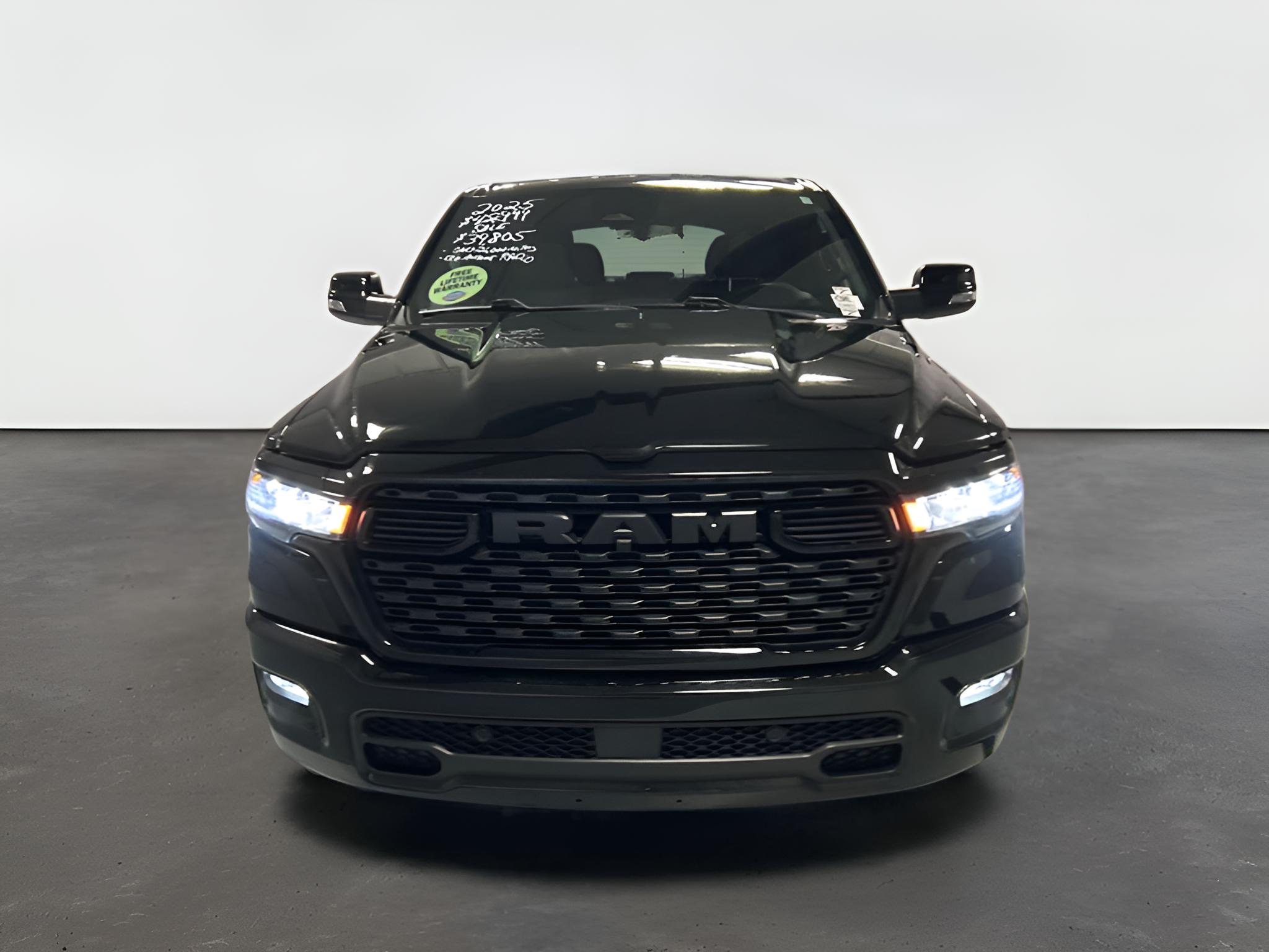 2025 RAM 1500 Big Horn Crew Cab 4x4 5'7' Box