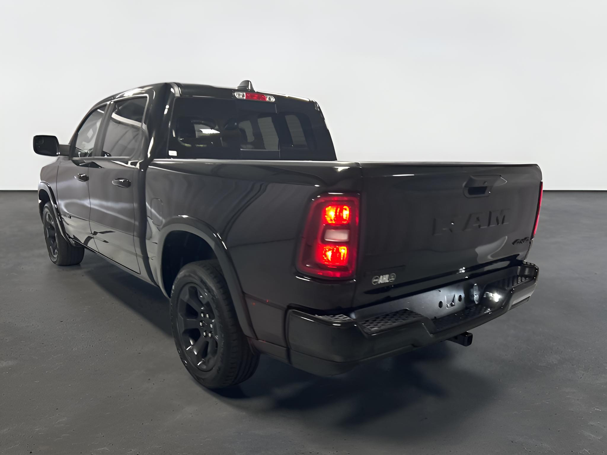 2025 RAM 1500 Big Horn Crew Cab 4x4 5'7' Box