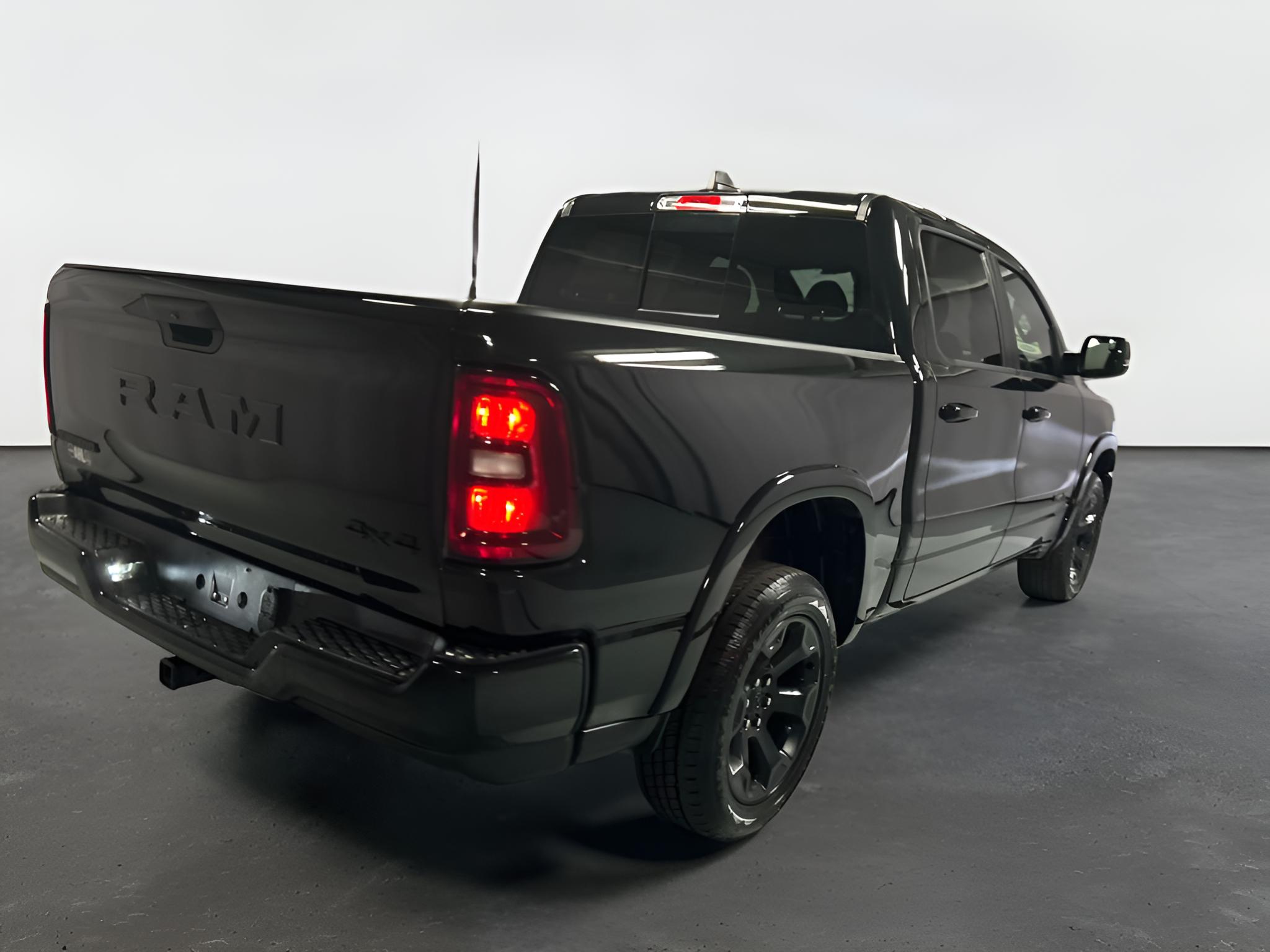 2025 RAM 1500 Big Horn Crew Cab 4x4 5'7' Box