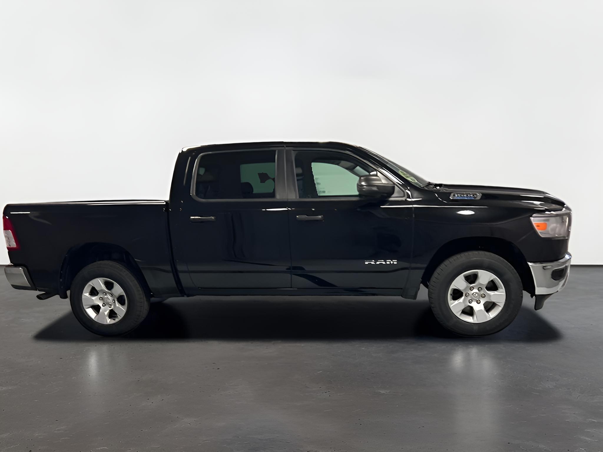2023 RAM 1500 Big Horn Crew Cab 4x4 5'7' Box