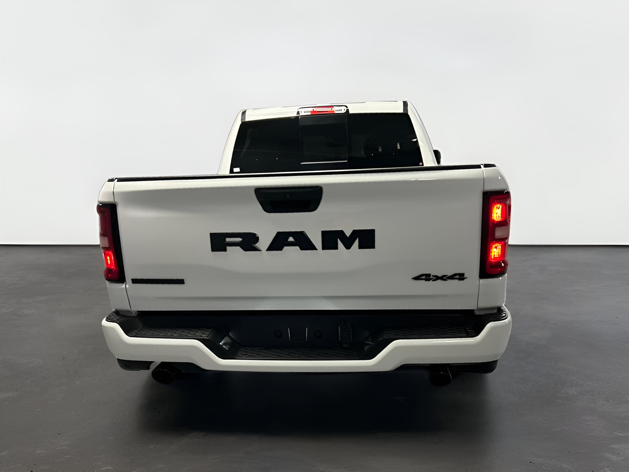 2025 RAM 1500 Big Horn Crew Cab 4x4 5'7' Box