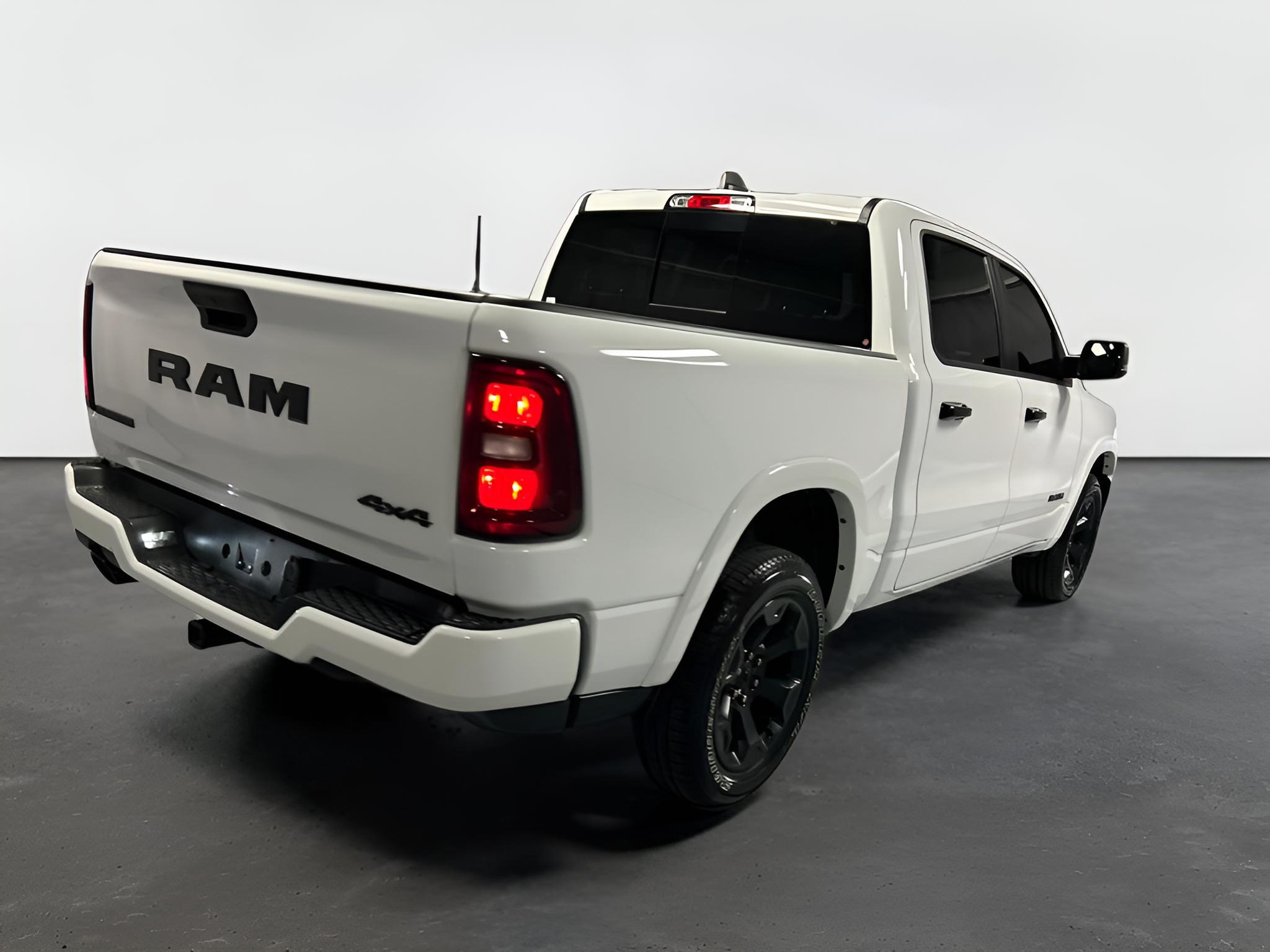 2025 RAM 1500 Big Horn Crew Cab 4x4 5'7' Box
