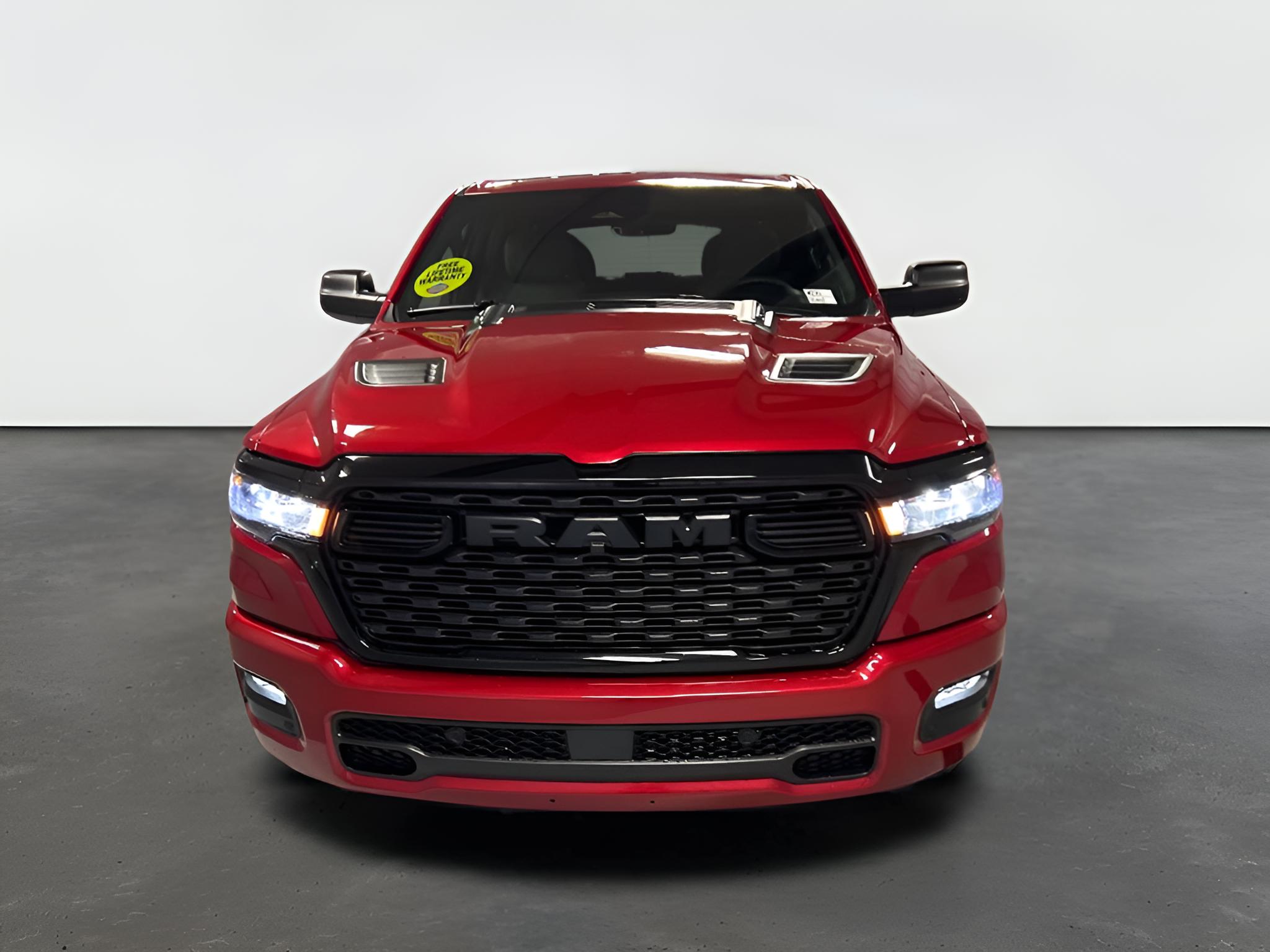 2027 RAM Ram 1500 RAM 1500 EXPRESS CREW CAB 4X4 5'7' BOX