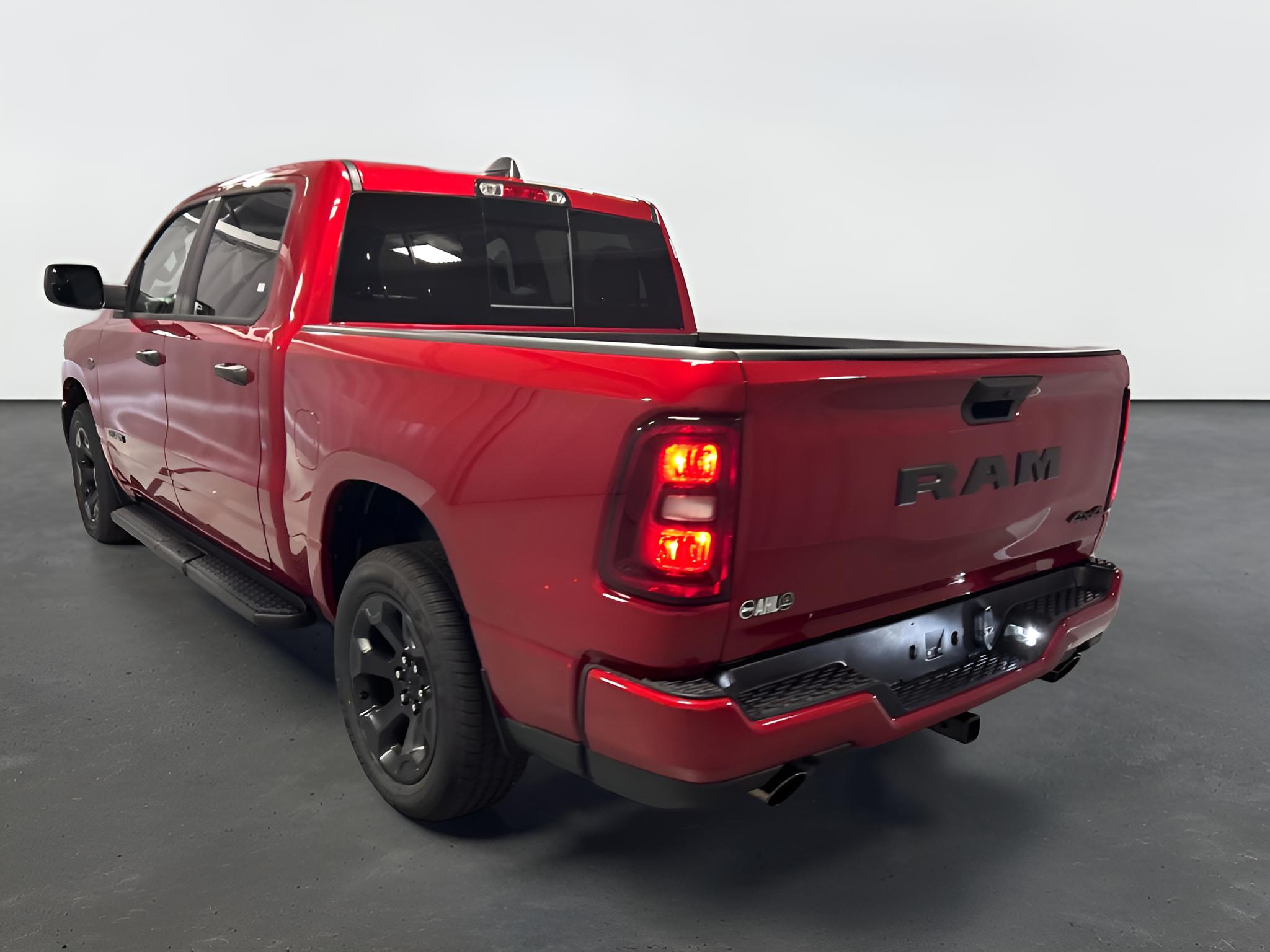 2027 RAM Ram 1500 RAM 1500 EXPRESS CREW CAB 4X4 5'7' BOX