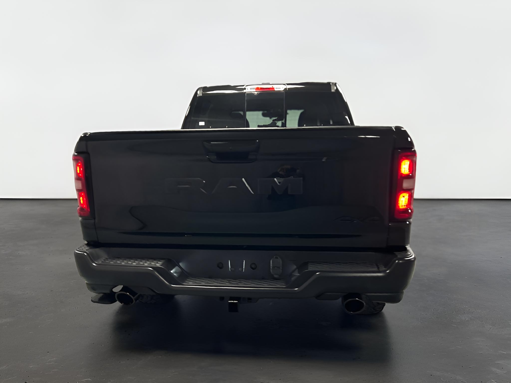 2027 RAM Ram 1500 RAM 1500 WARLOCK CREW CAB 4X4 5'7' BOX