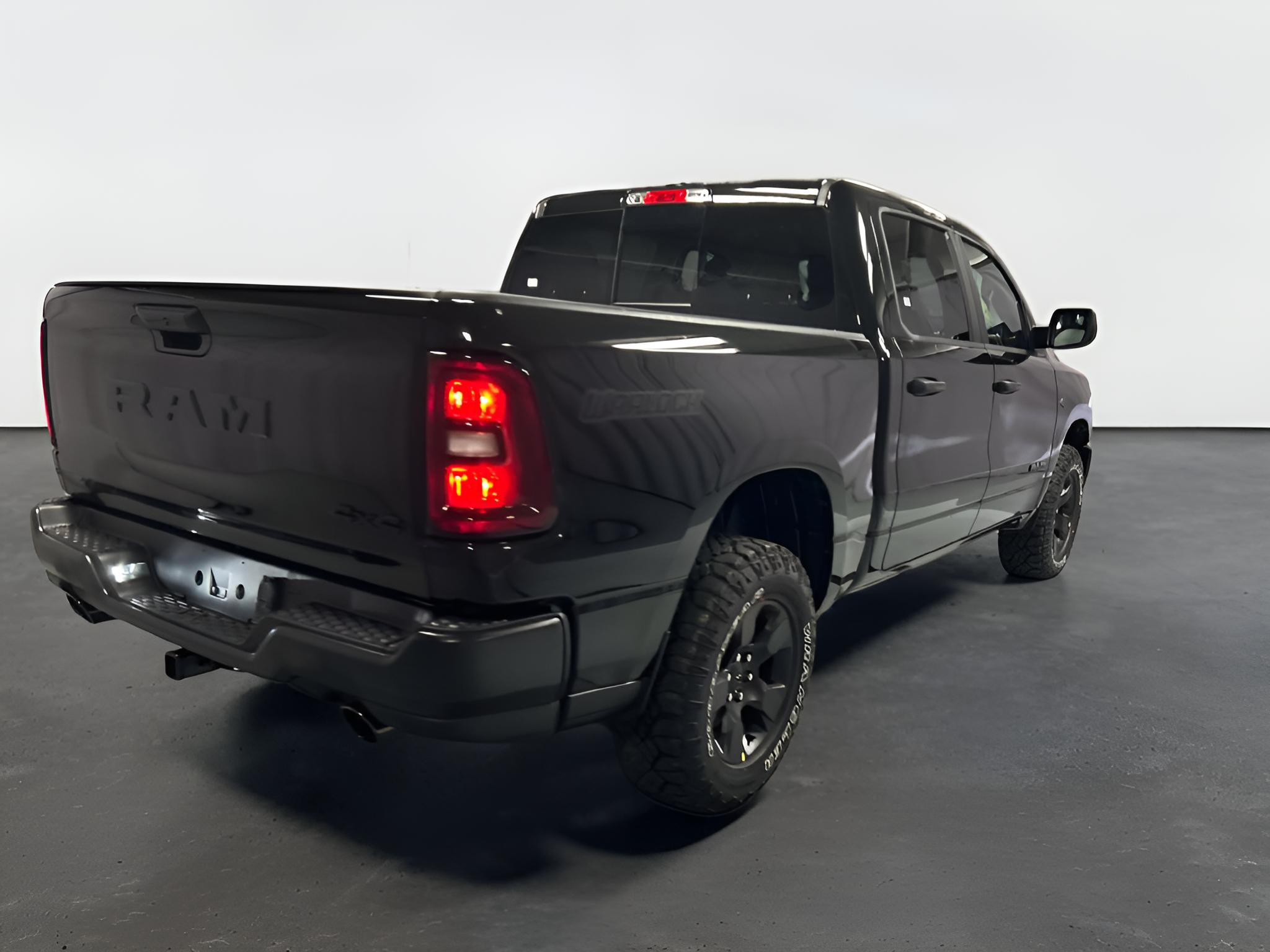 2027 RAM Ram 1500 RAM 1500 WARLOCK CREW CAB 4X4 5'7' BOX