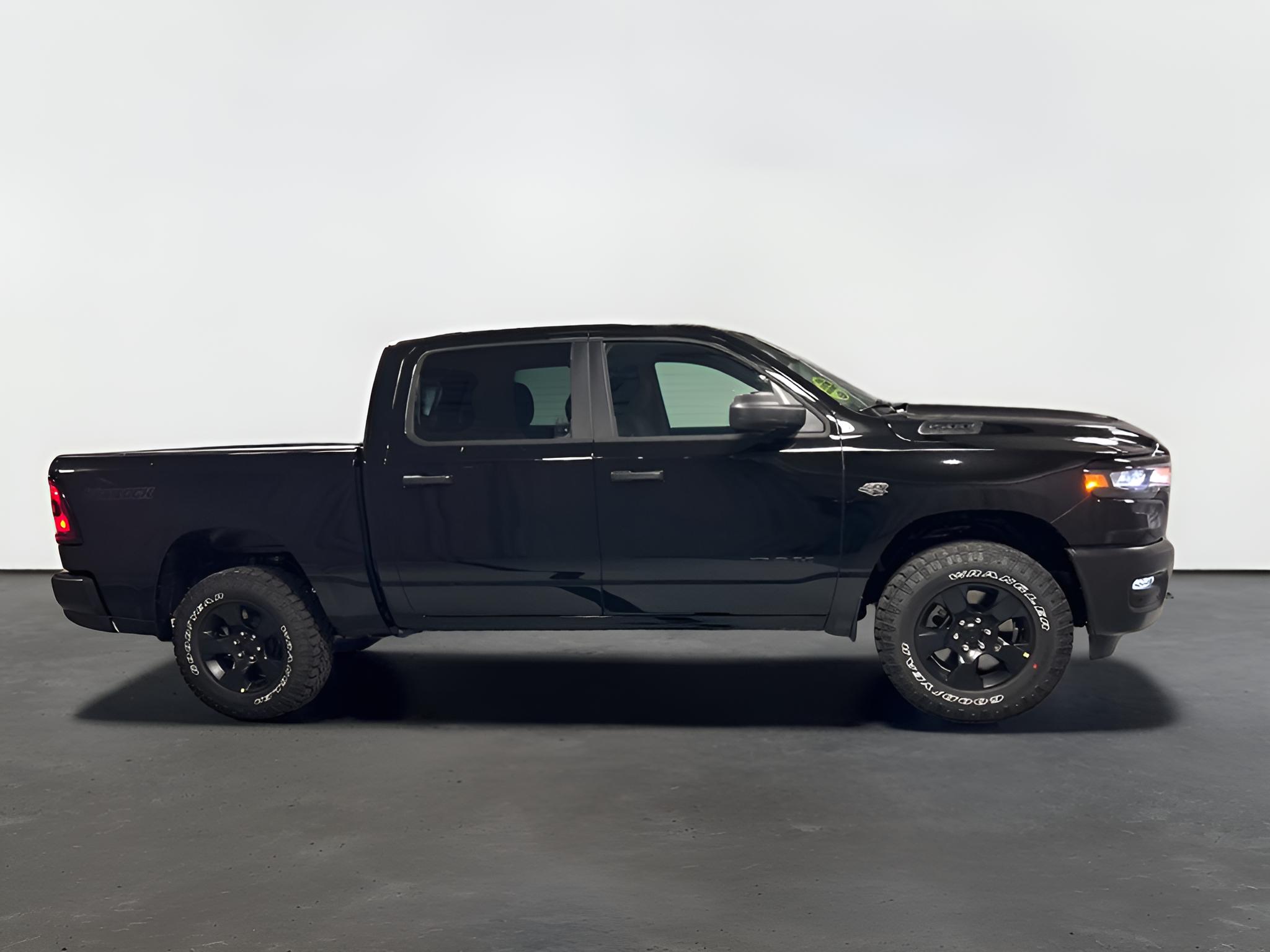2027 RAM Ram 1500 RAM 1500 WARLOCK CREW CAB 4X4 5'7' BOX