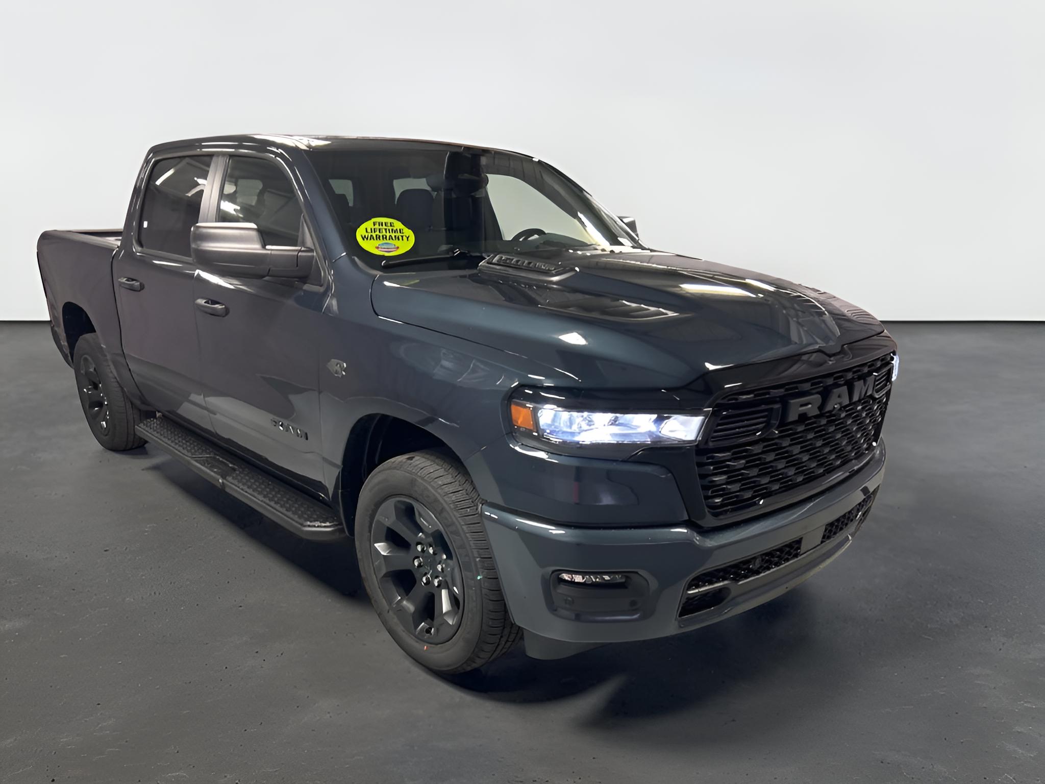 2027 RAM Ram 1500 RAM 1500 EXPRESS CREW CAB 4X4 5'7' BOX