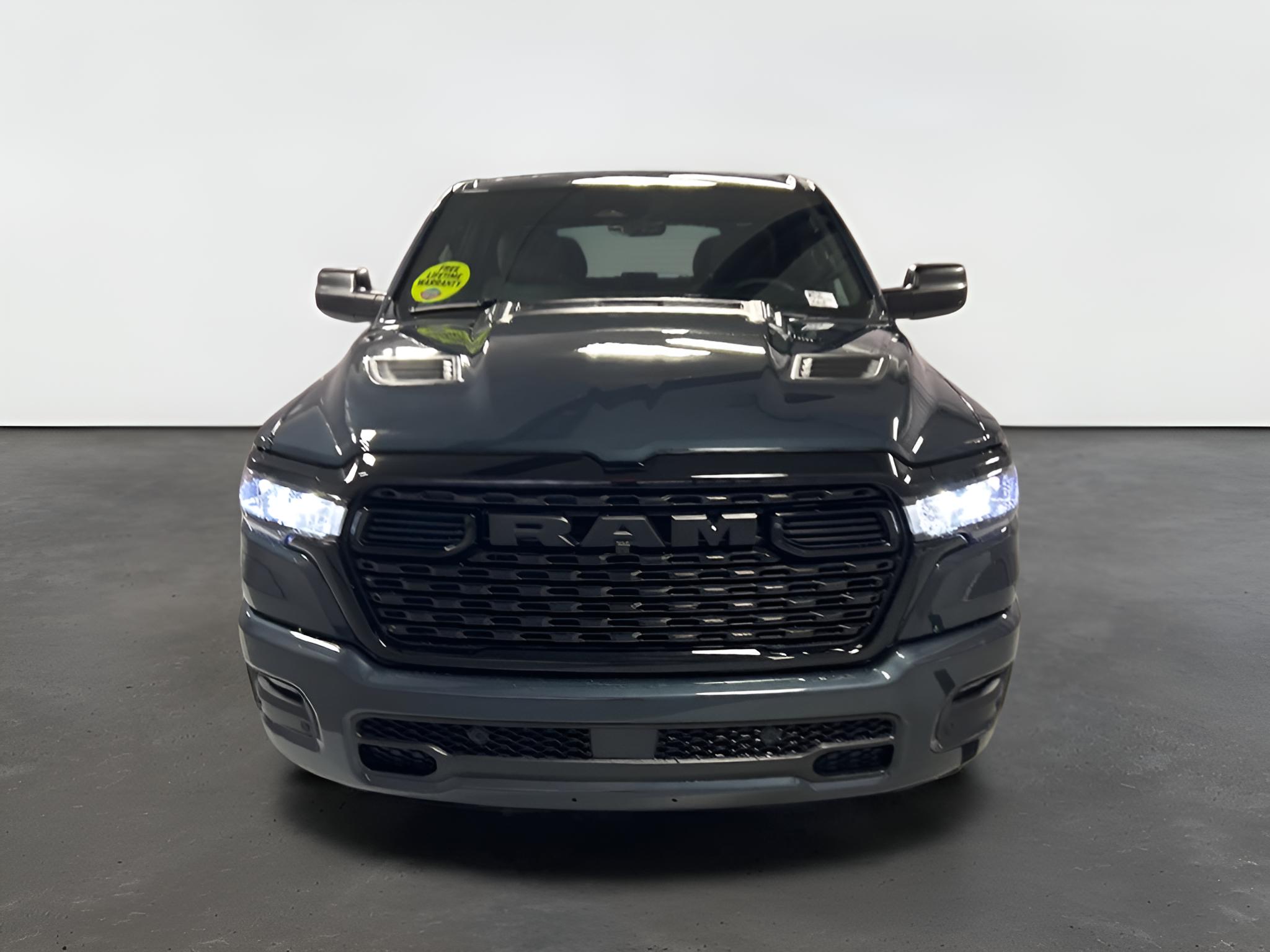 2027 RAM Ram 1500 RAM 1500 EXPRESS CREW CAB 4X4 5'7' BOX
