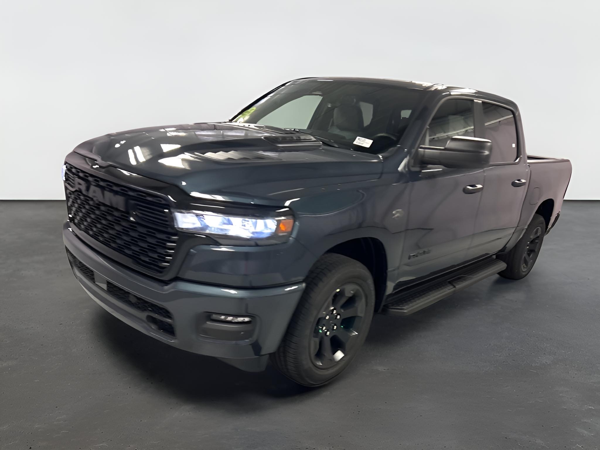 2027 RAM Ram 1500 RAM 1500 EXPRESS CREW CAB 4X4 5'7' BOX