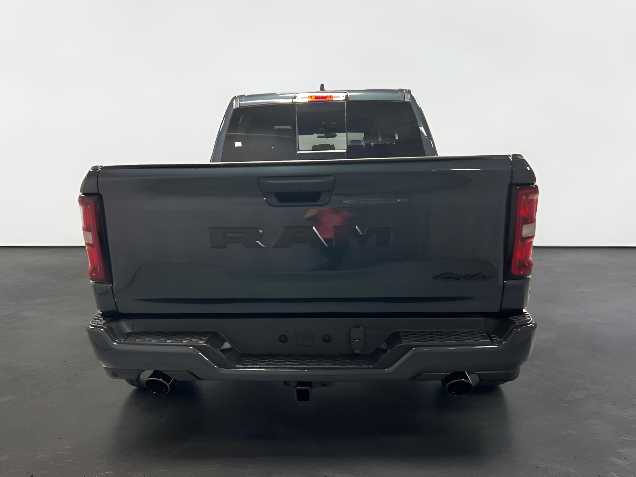 2027 RAM Ram 1500 RAM 1500 EXPRESS CREW CAB 4X4 5'7' BOX