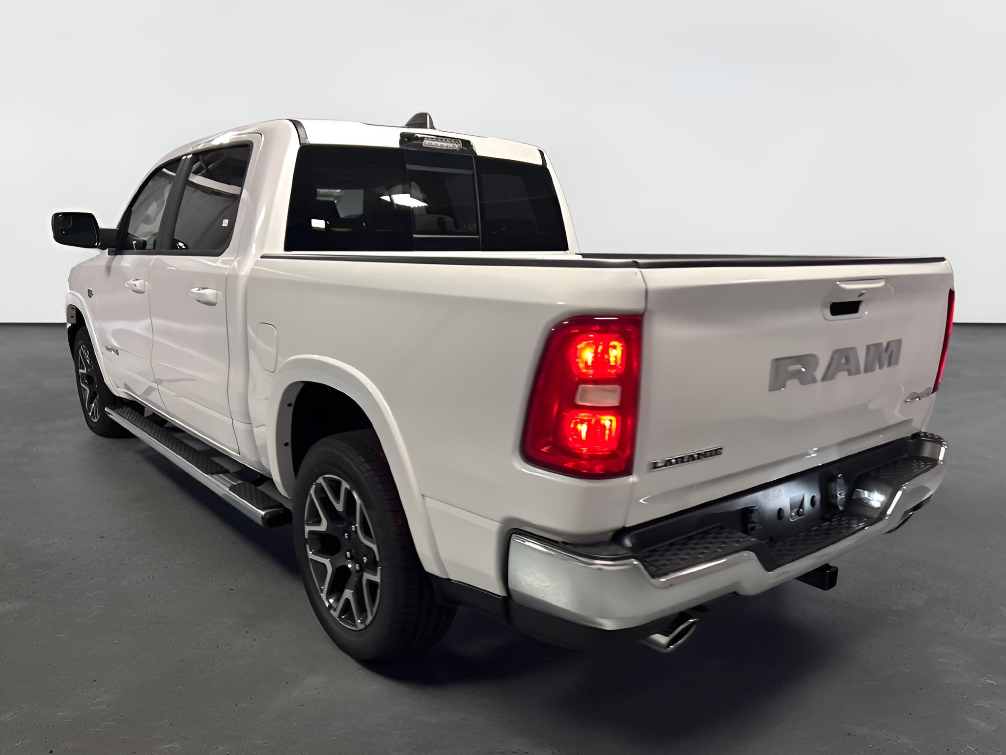 2027 RAM Ram 1500 RAM 1500 LARAMIE CREW CAB 4X4 5'7' BOX