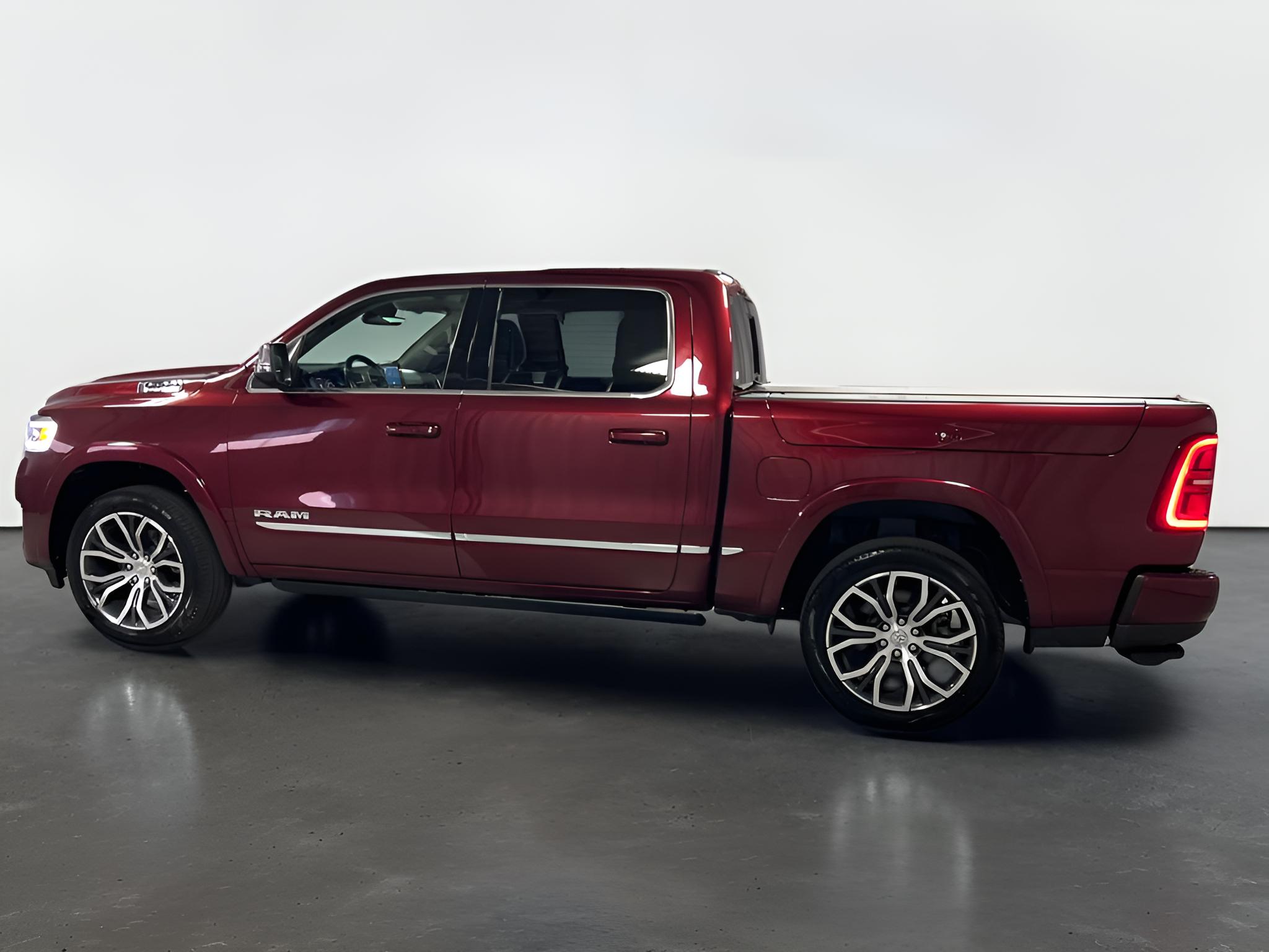 2025 RAM 1500 Tungsten Crew Cab 4x4 5'7' Box