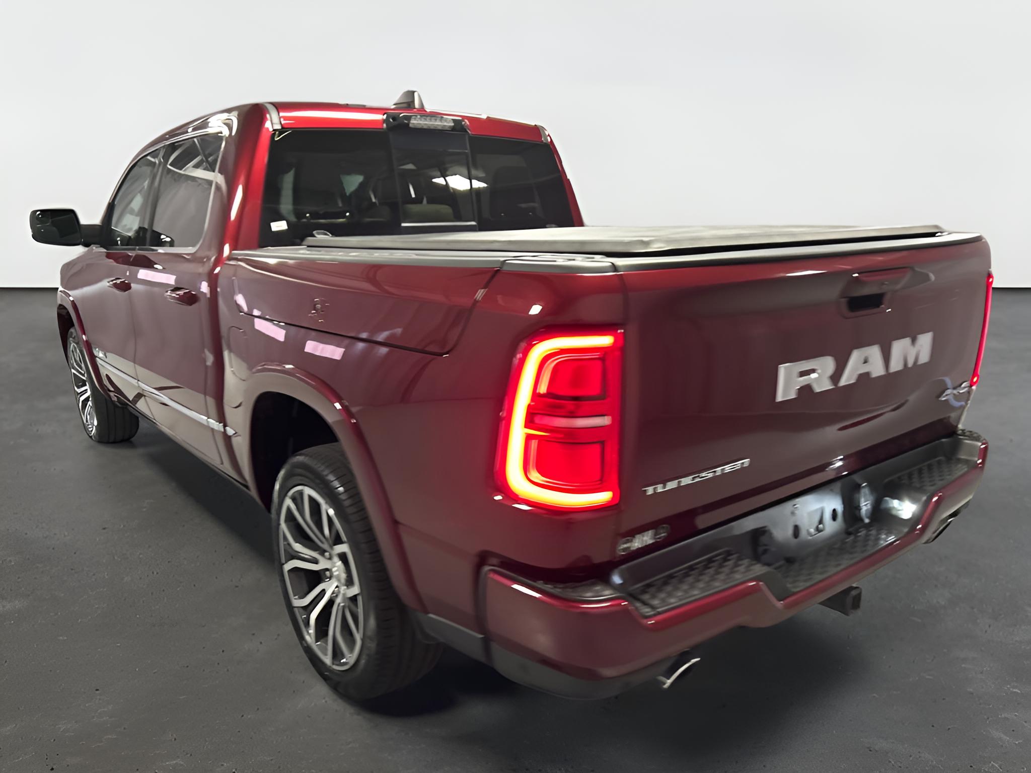 2025 RAM 1500 Tungsten Crew Cab 4x4 5'7' Box