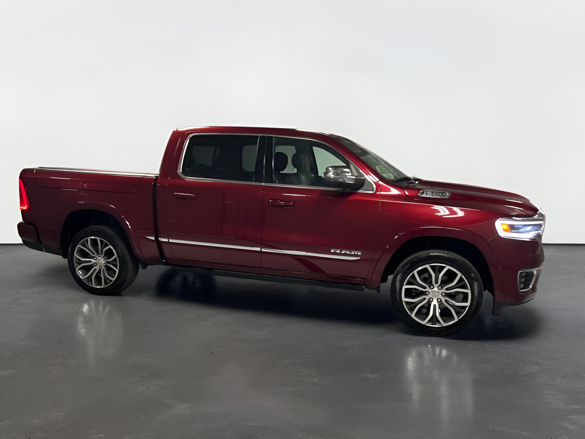 2025 RAM 1500 Tungsten Crew Cab 4x4 5'7' Box