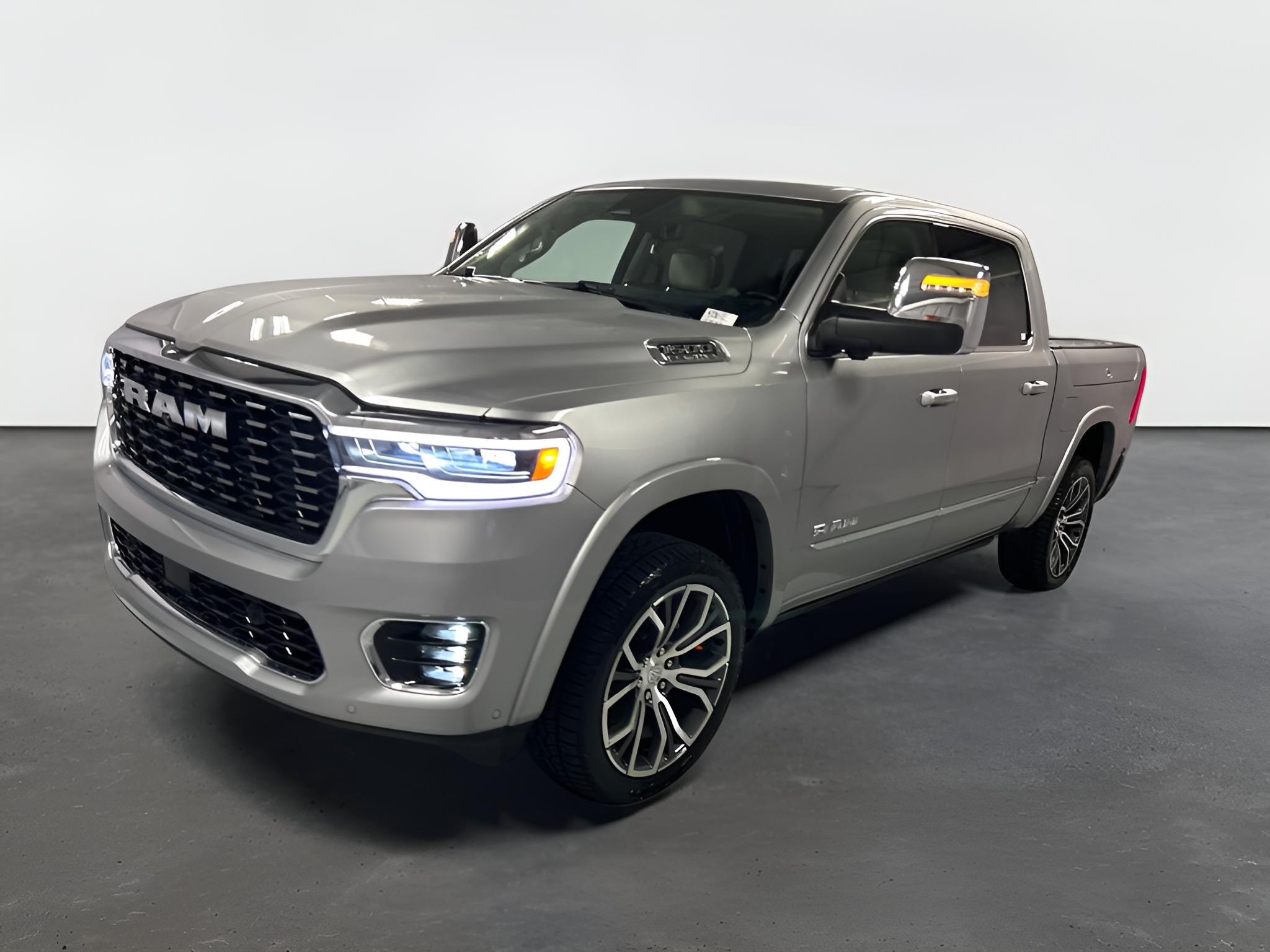 2025 RAM 1500 Tungsten Crew Cab 4x4 5'7' Box