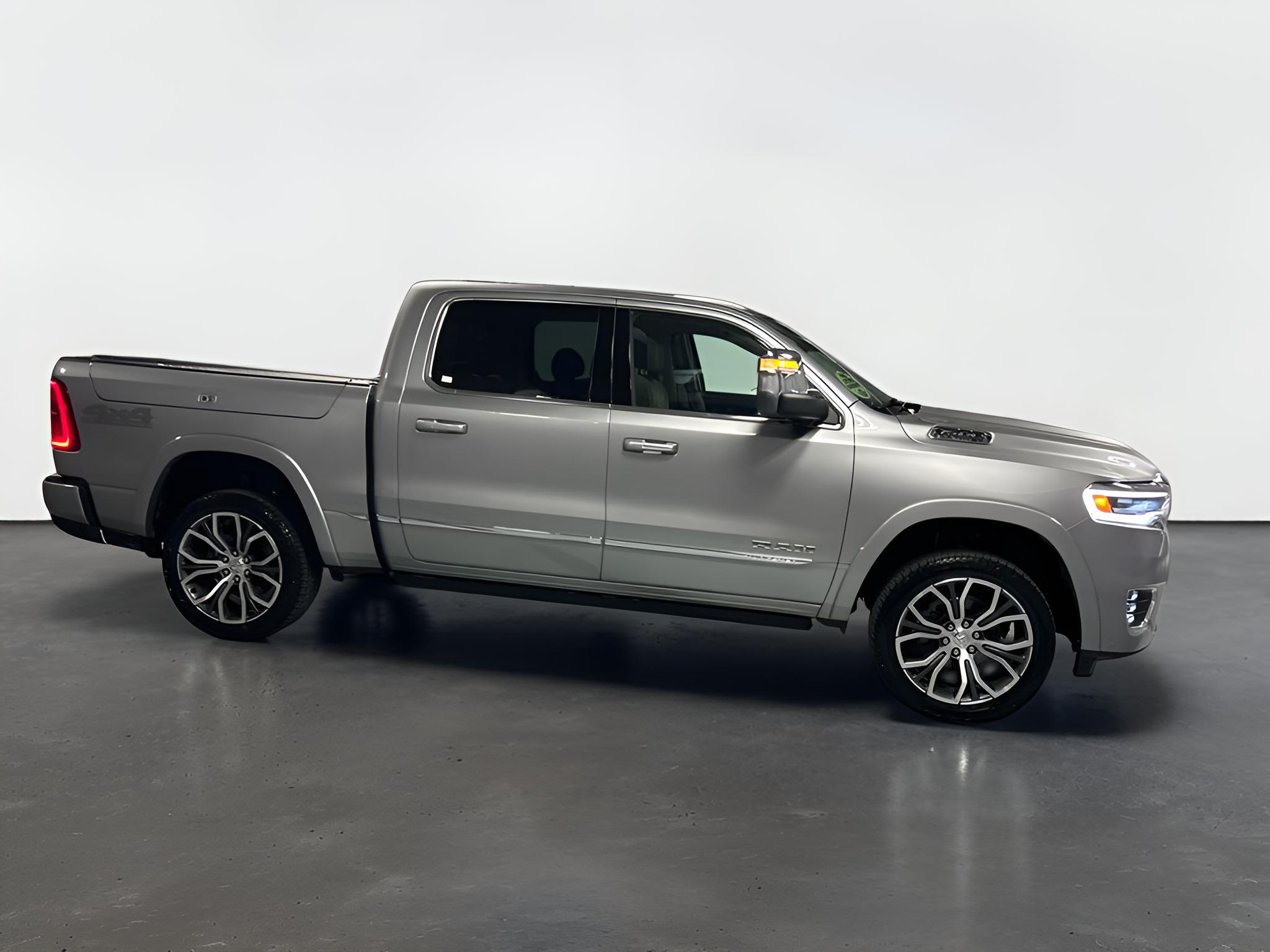 2025 RAM 1500 Tungsten Crew Cab 4x4 5'7' Box