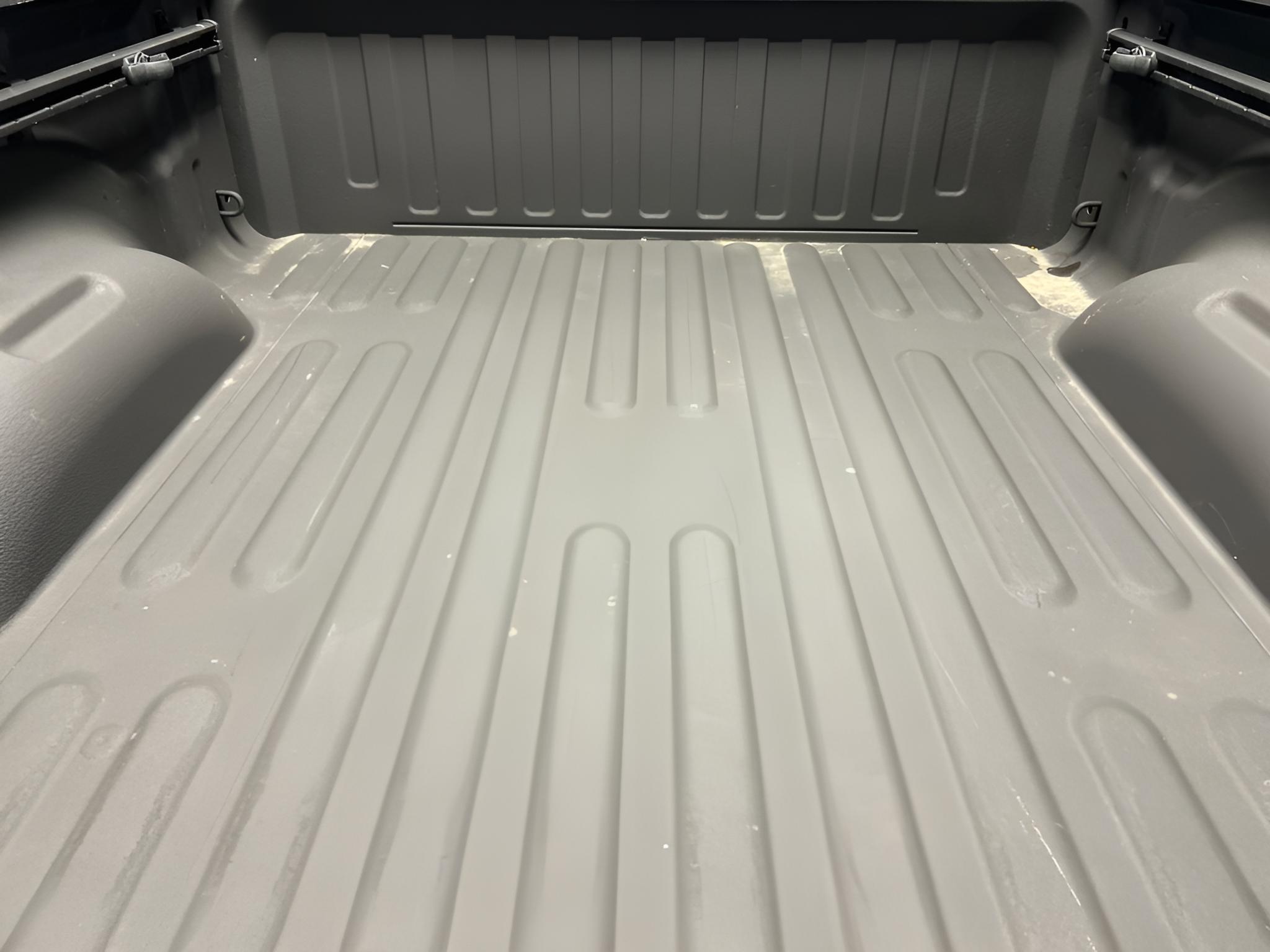 2025 RAM 1500 Tradesman Crew Cab 4x4 6'4' Box