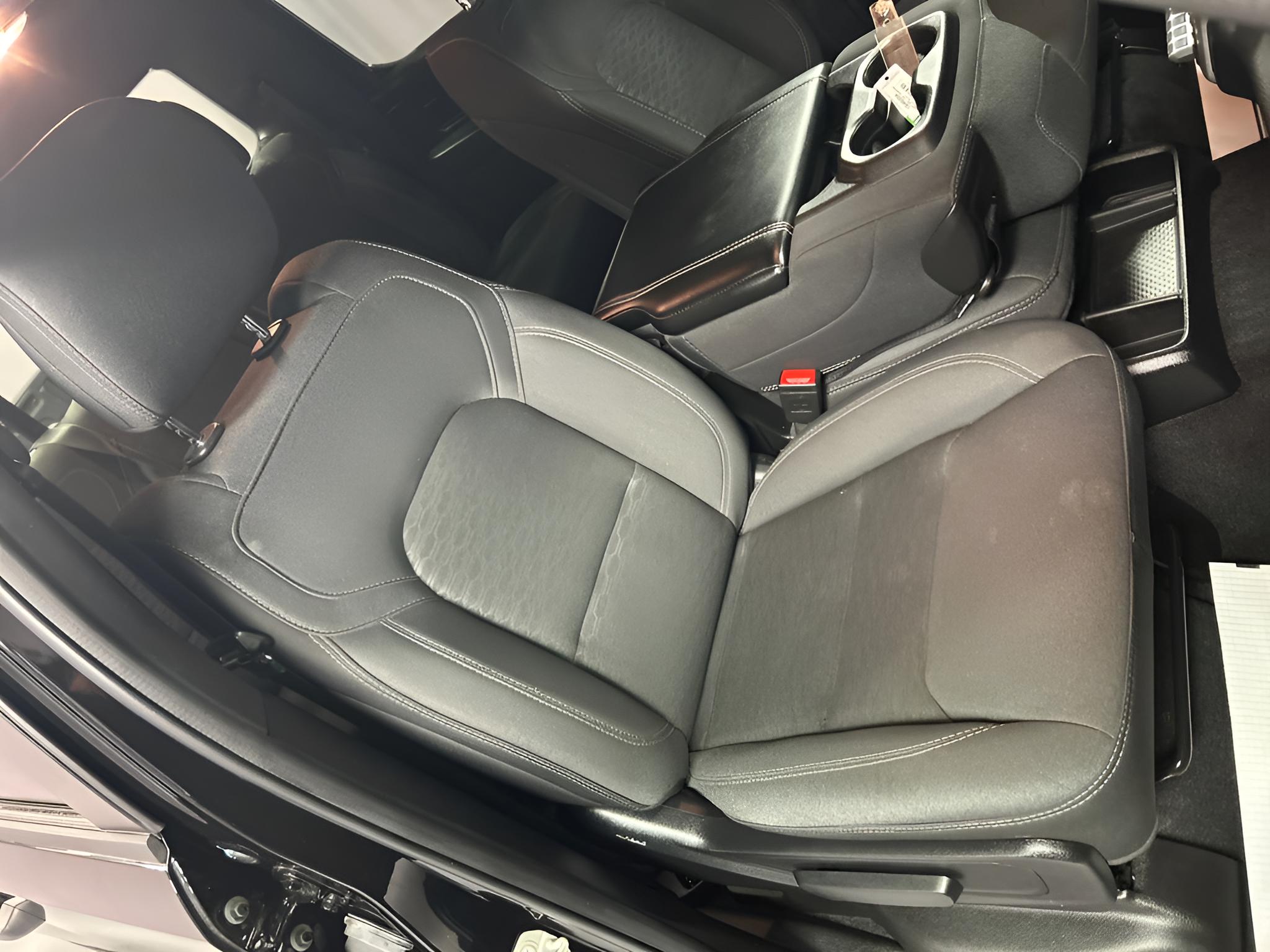 2025 RAM 1500 Tradesman Crew Cab 4x4 6'4' Box