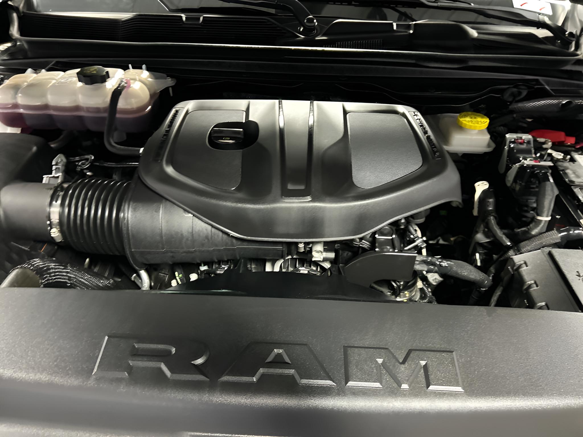 2025 RAM 1500 Tradesman Crew Cab 4x4 6'4' Box