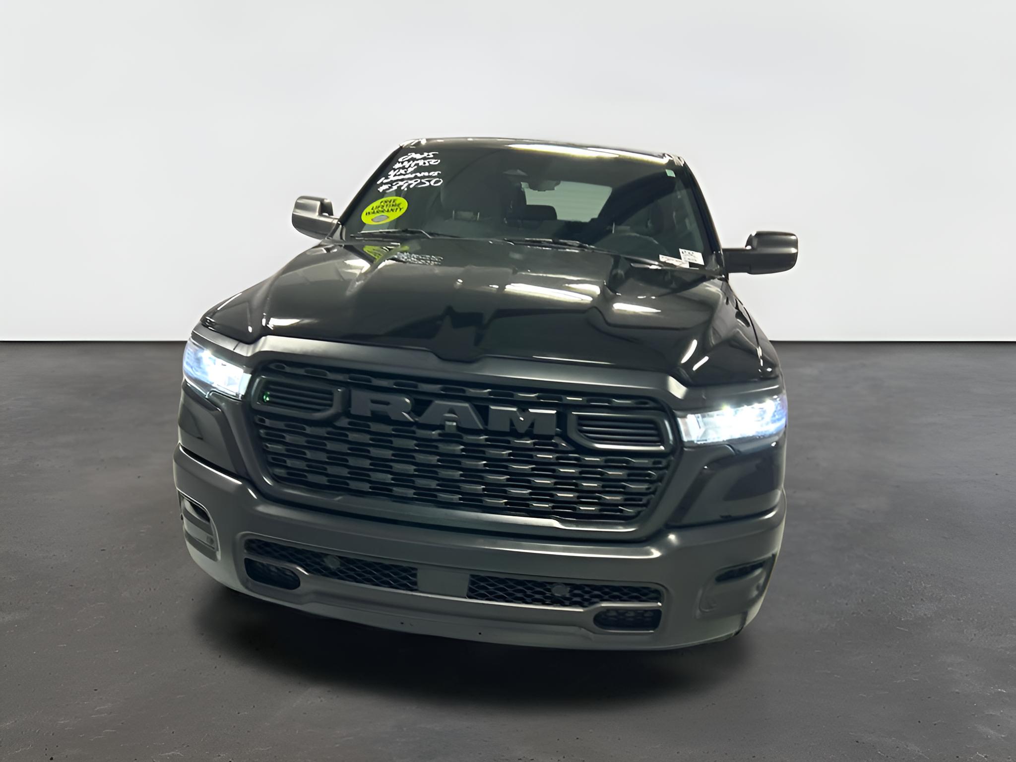 2025 RAM 1500 Tradesman Crew Cab 4x4 6'4' Box