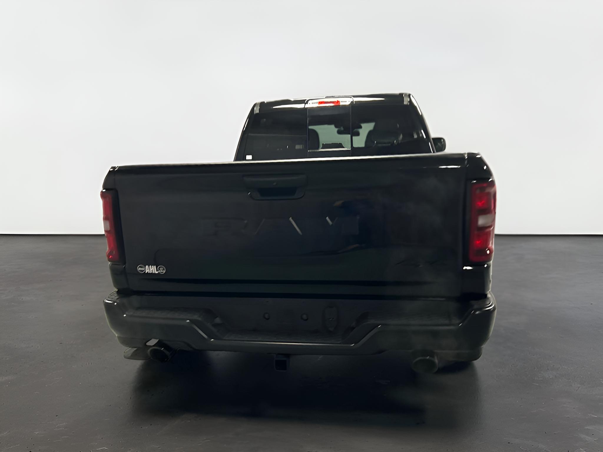 2025 RAM 1500 Tradesman Crew Cab 4x4 6'4' Box