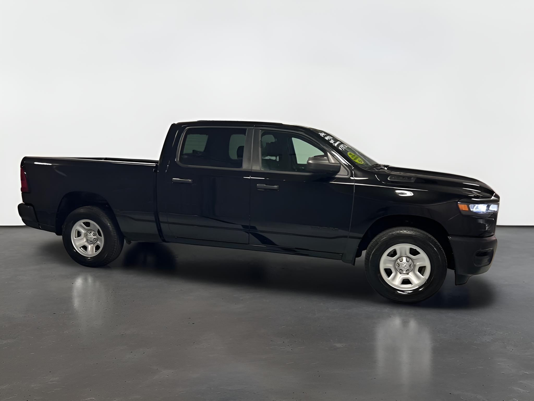 2025 RAM 1500 Tradesman Crew Cab 4x4 6'4' Box