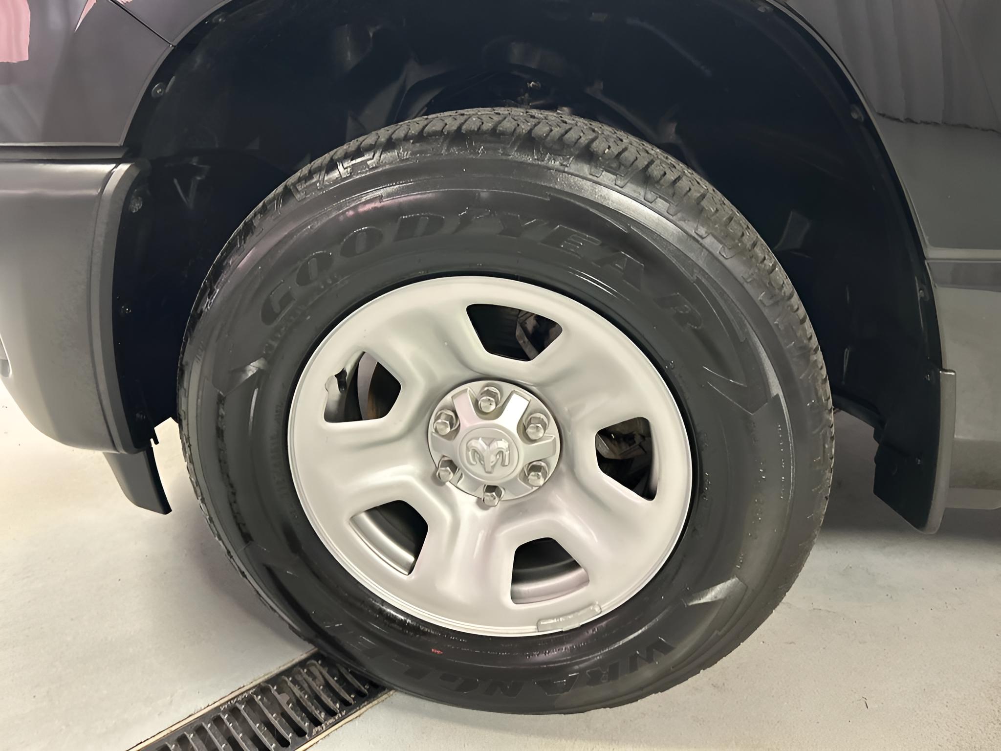 2025 RAM 1500 Tradesman Crew Cab 4x4 6'4' Box