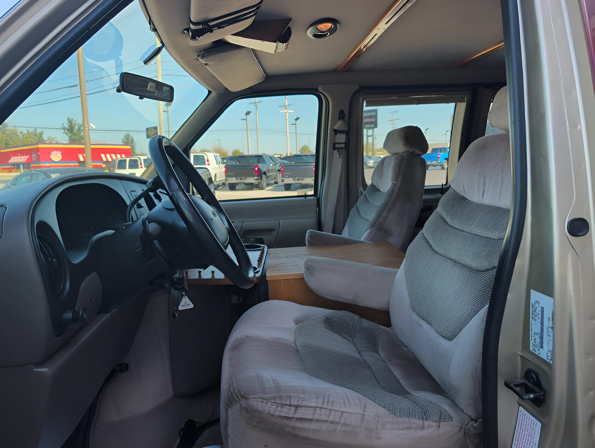 1999 Ford E-150 RV